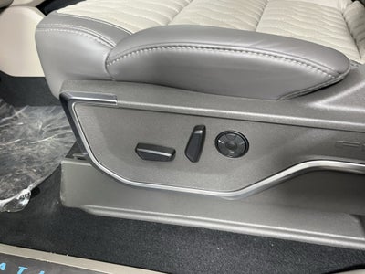 2025 Ford Super Duty F-350 SRW Platinum 4WD Crew Cab 8' Box