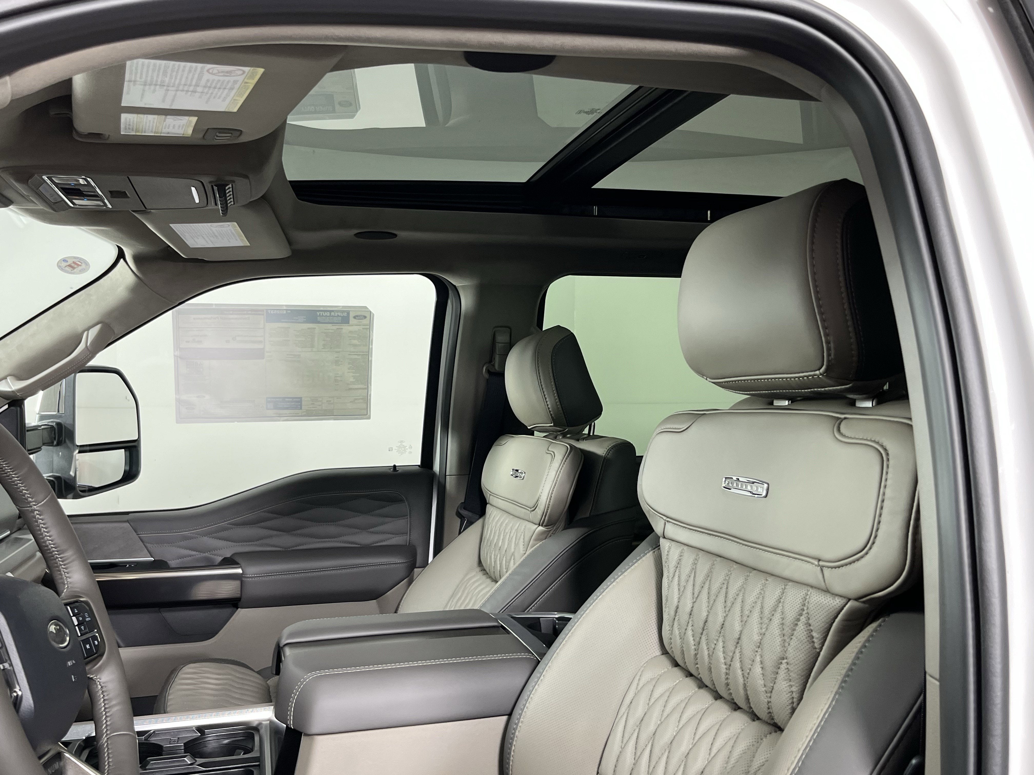 2025 Ford Super Duty F-350 SRW Platinum 4WD Crew Cab 8' Box