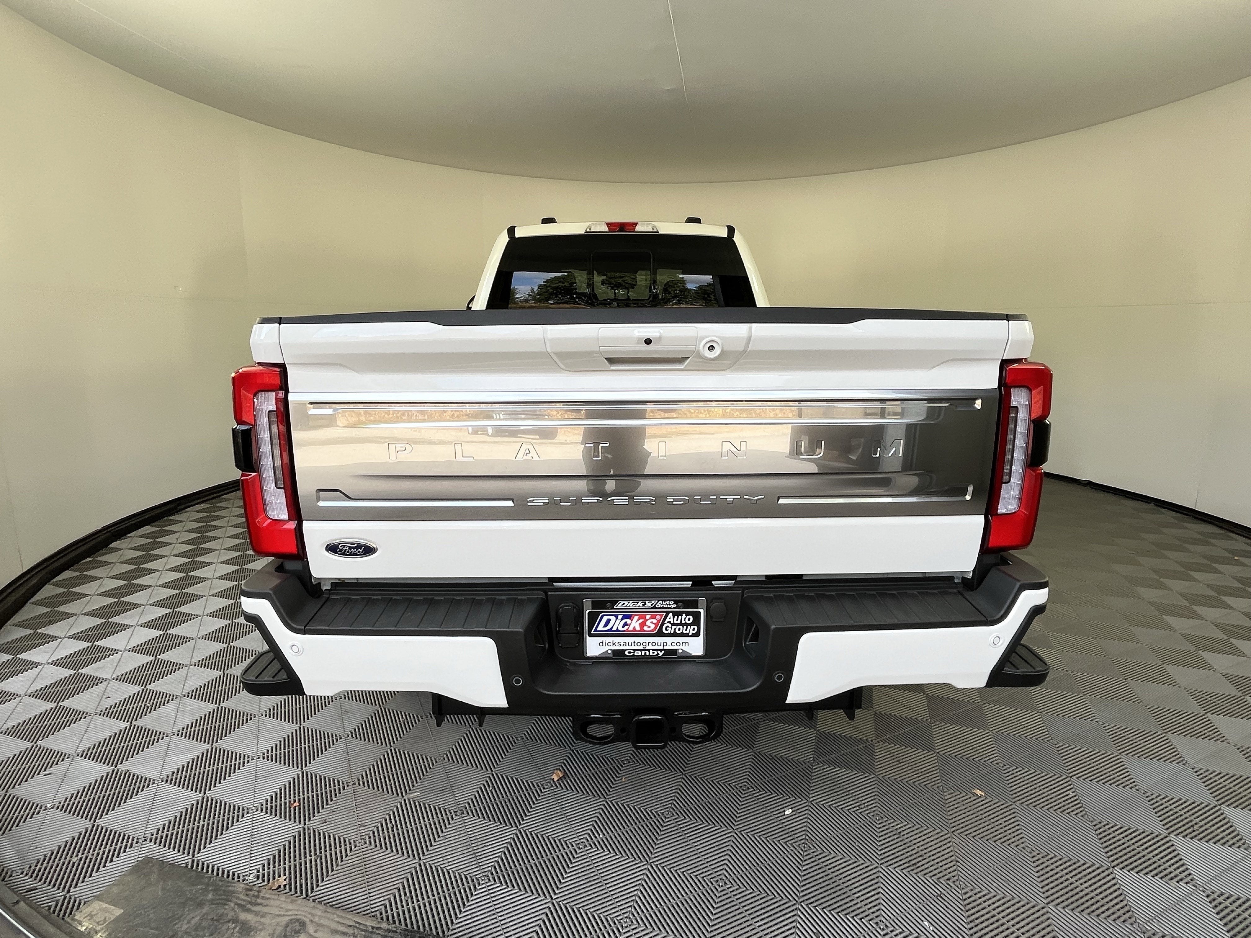2025 Ford Super Duty F-350 SRW Platinum 4WD Crew Cab 8' Box