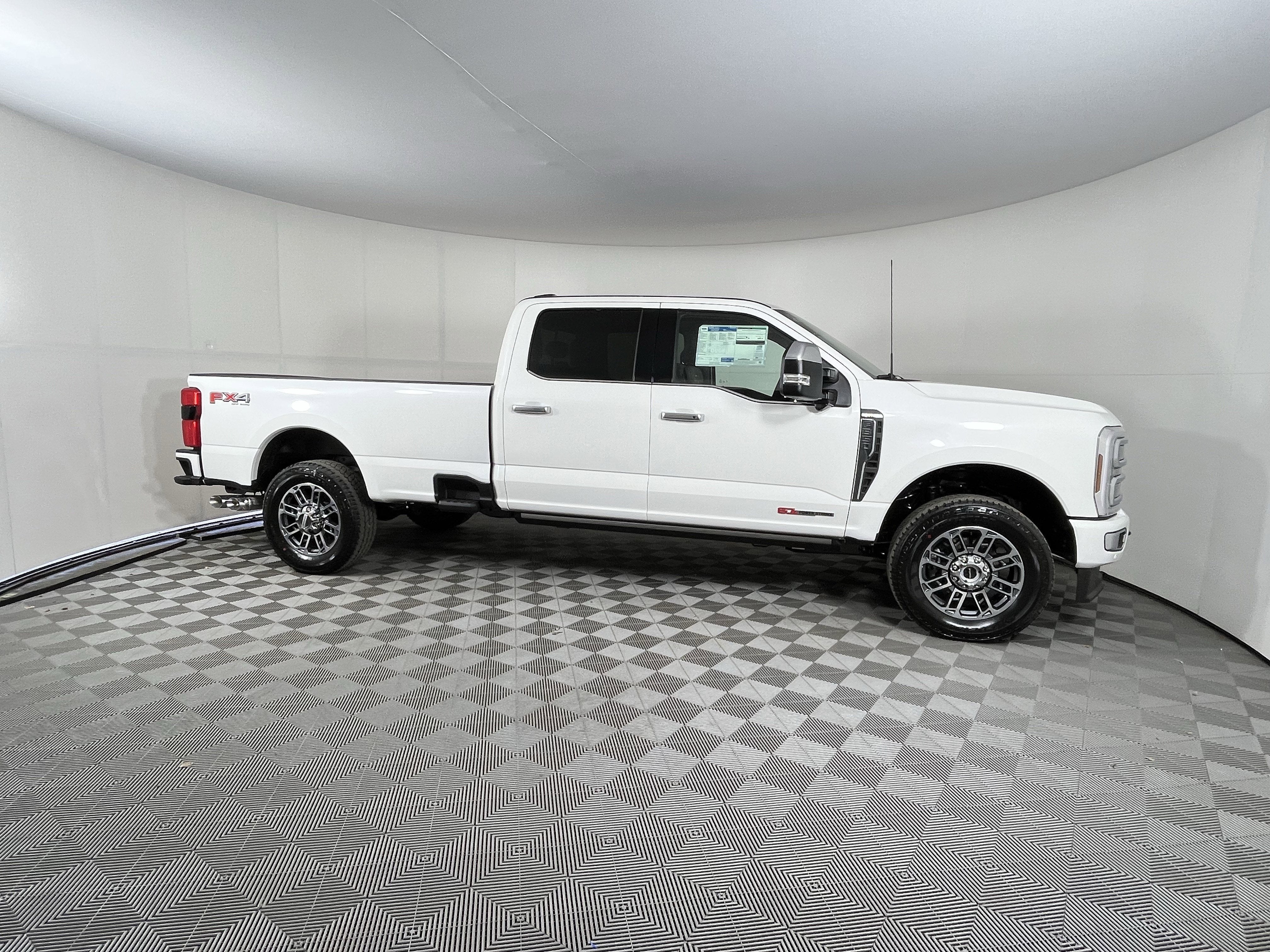 2025 Ford Super Duty F-350 SRW Platinum 4WD Crew Cab 8' Box