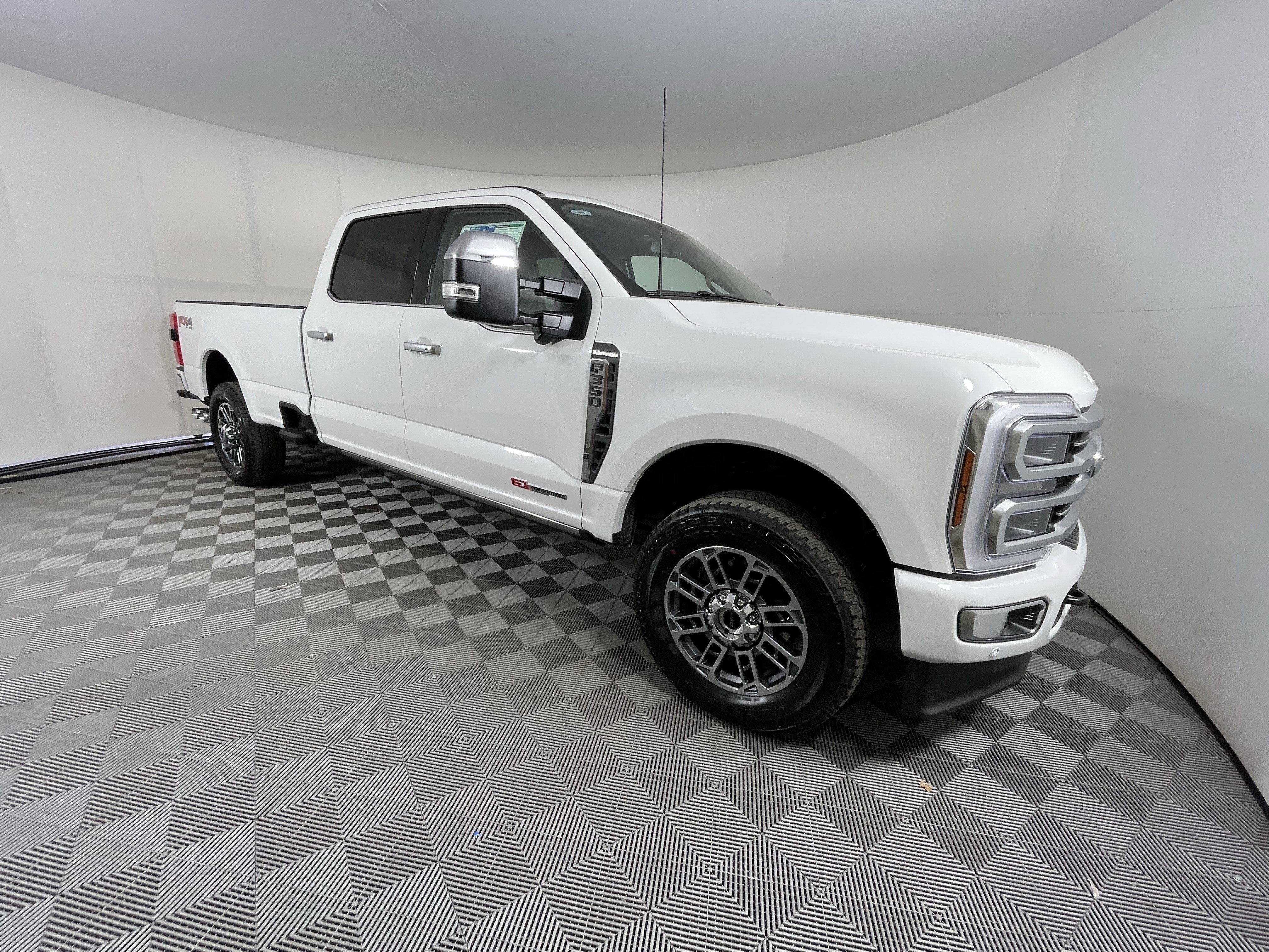 2025 Ford Super Duty F-350 SRW Platinum 4WD Crew Cab 8' Box