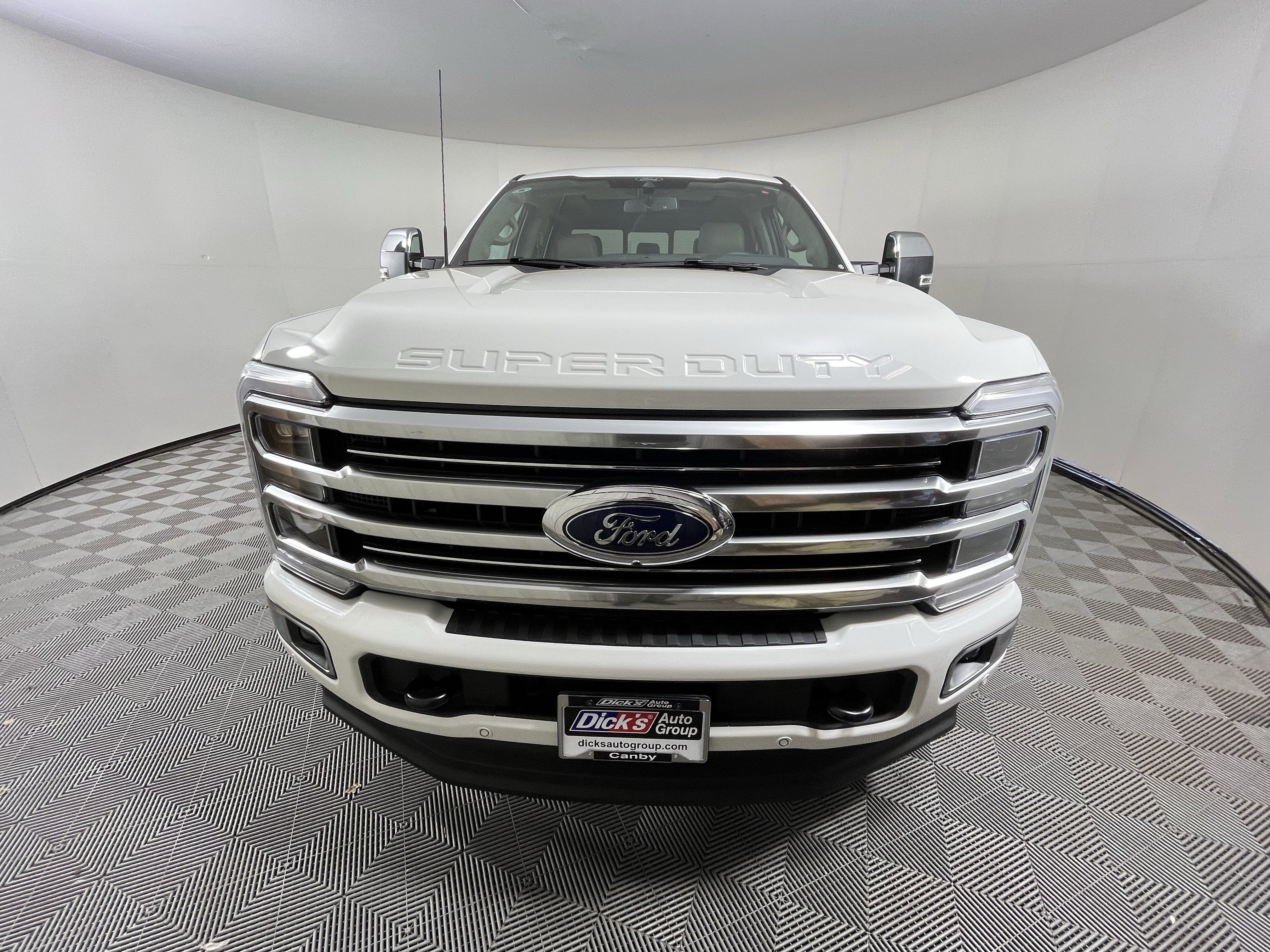 2025 Ford Super Duty F-350 SRW Platinum 4WD Crew Cab 8' Box