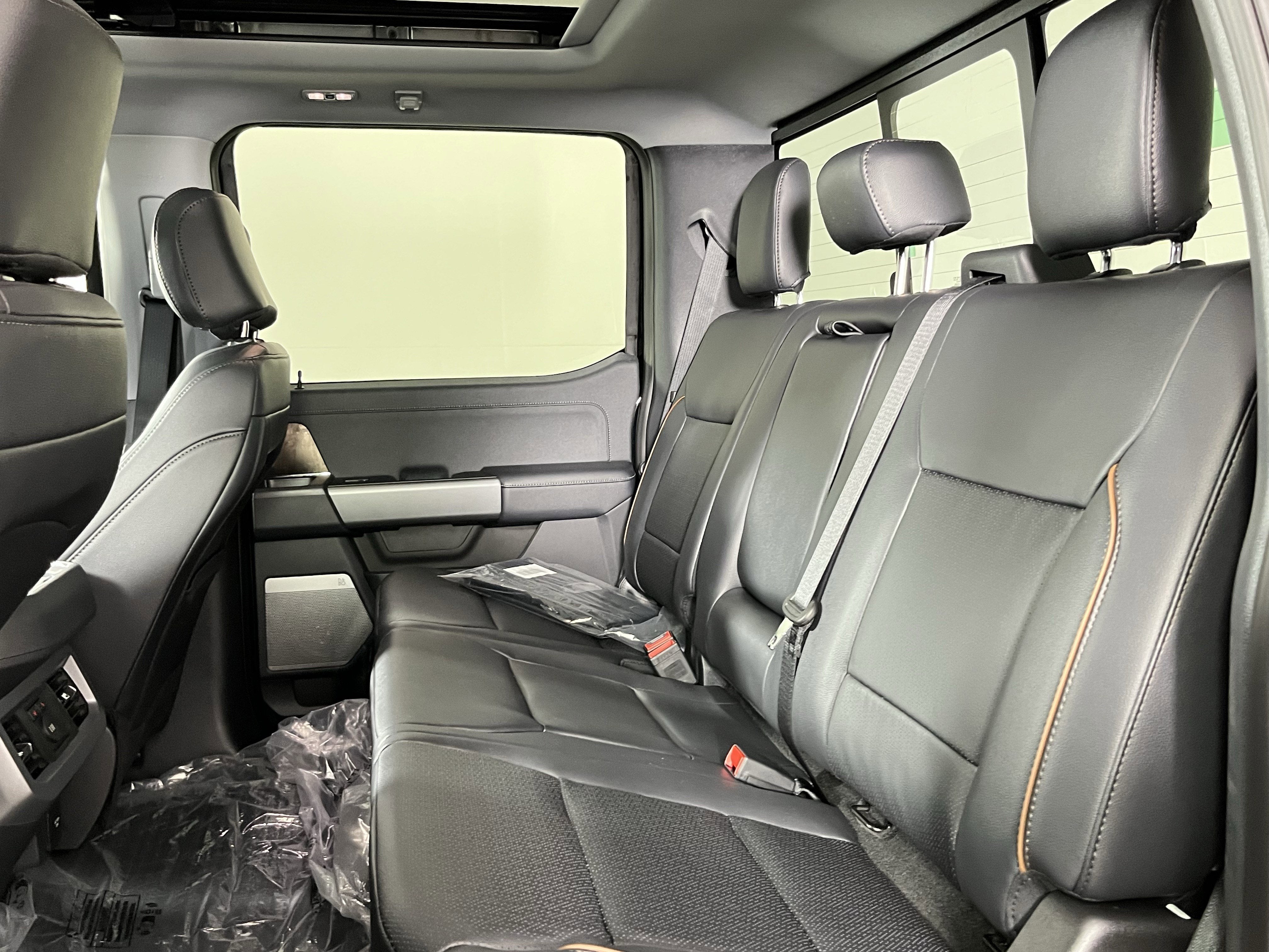 2026 Ford Super Duty F-350 SRW LARIAT TREMOR 4WD Crew Cab 6.75' Box