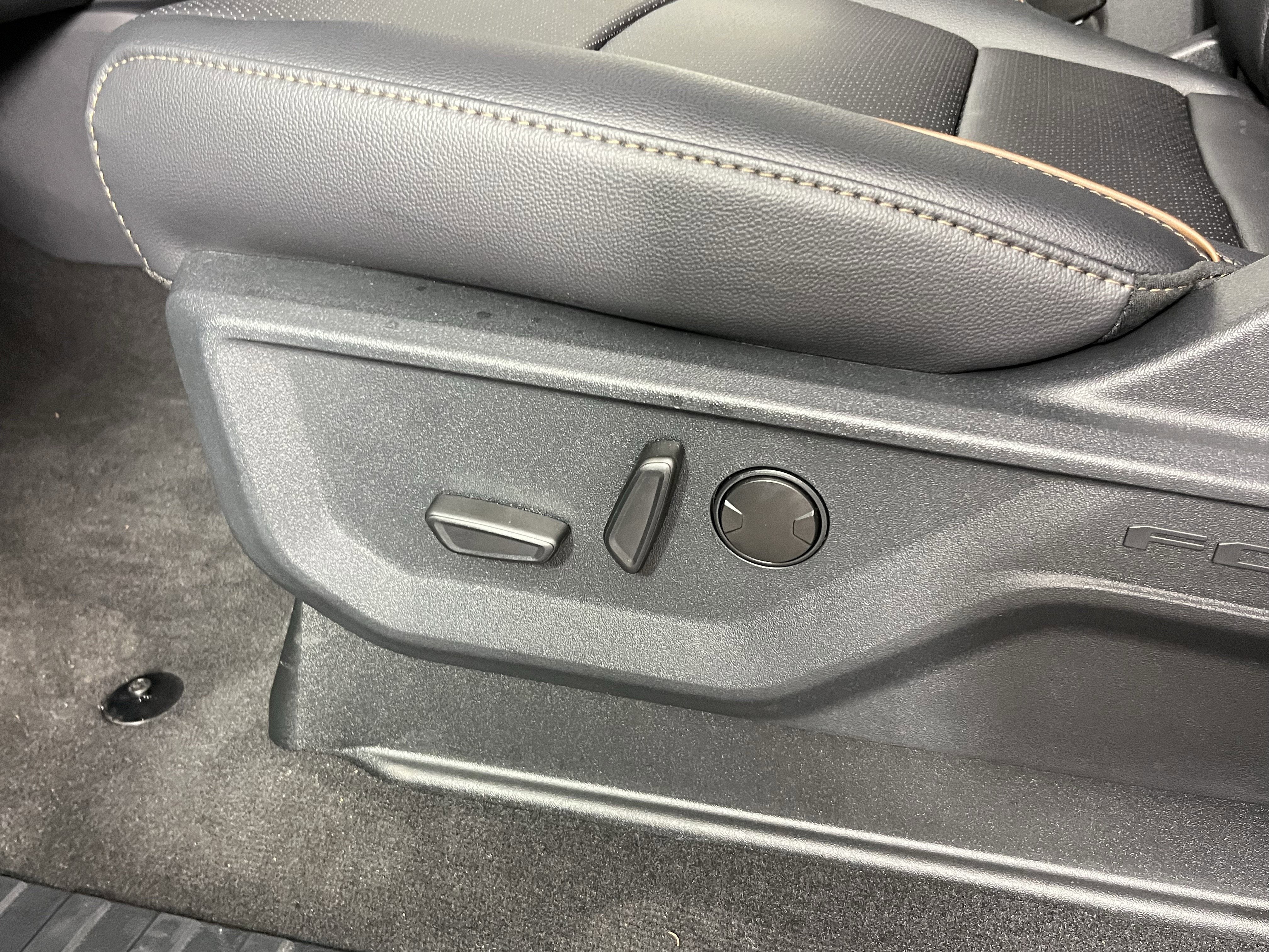 2026 Ford Super Duty F-350 SRW LARIAT TREMOR 4WD Crew Cab 6.75' Box