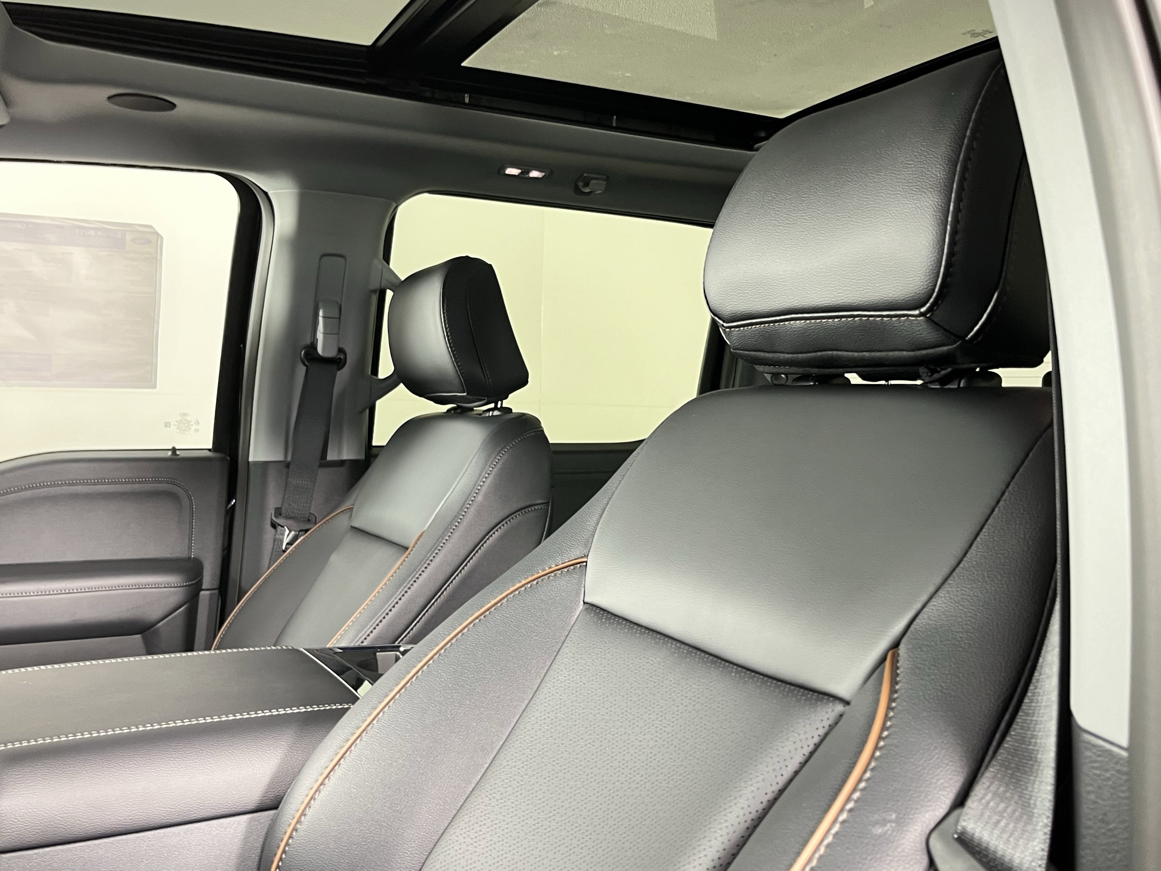 2026 Ford Super Duty F-350 SRW LARIAT TREMOR 4WD Crew Cab 6.75' Box