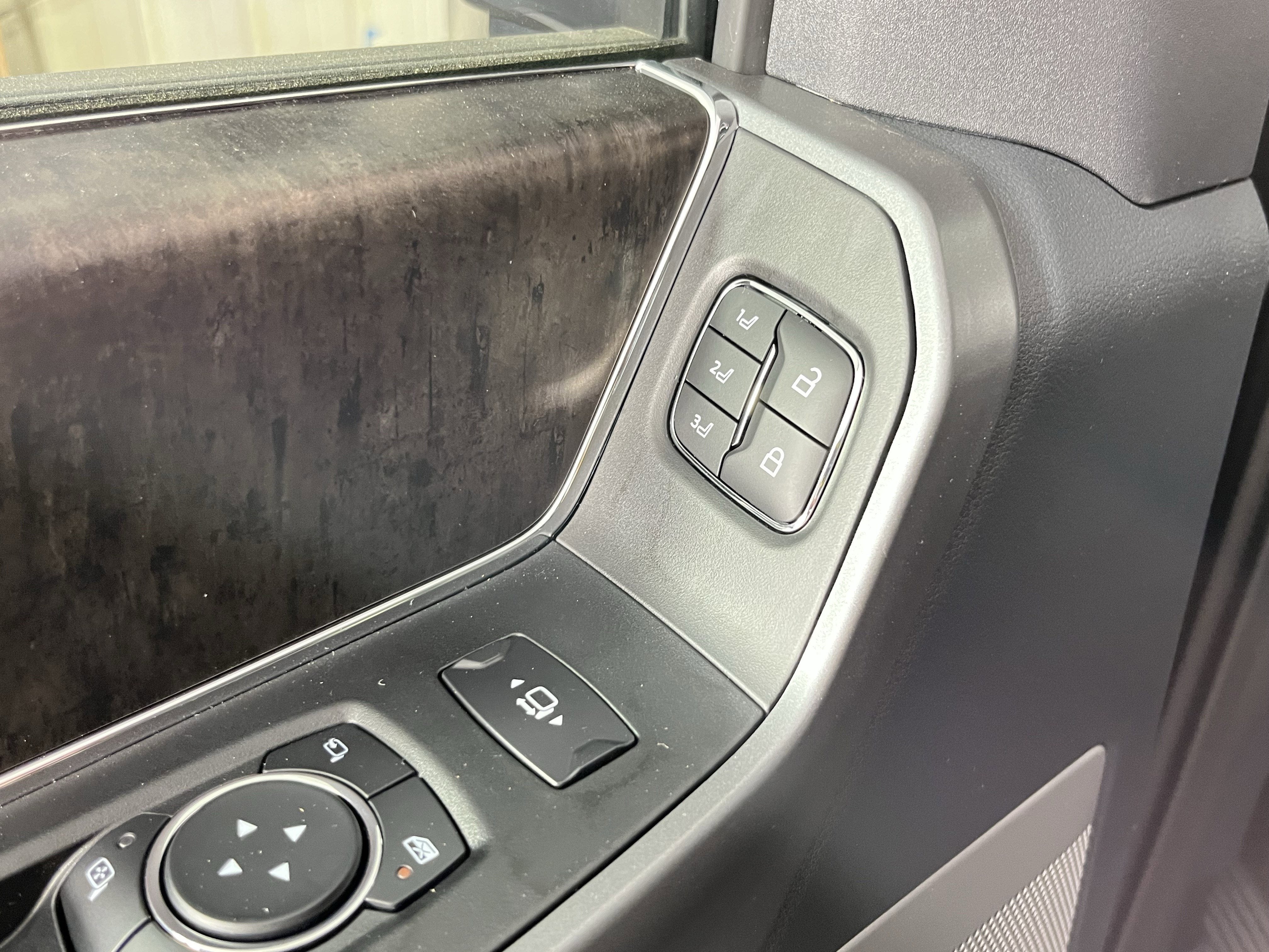 2026 Ford Super Duty F-350 SRW LARIAT TREMOR 4WD Crew Cab 6.75' Box