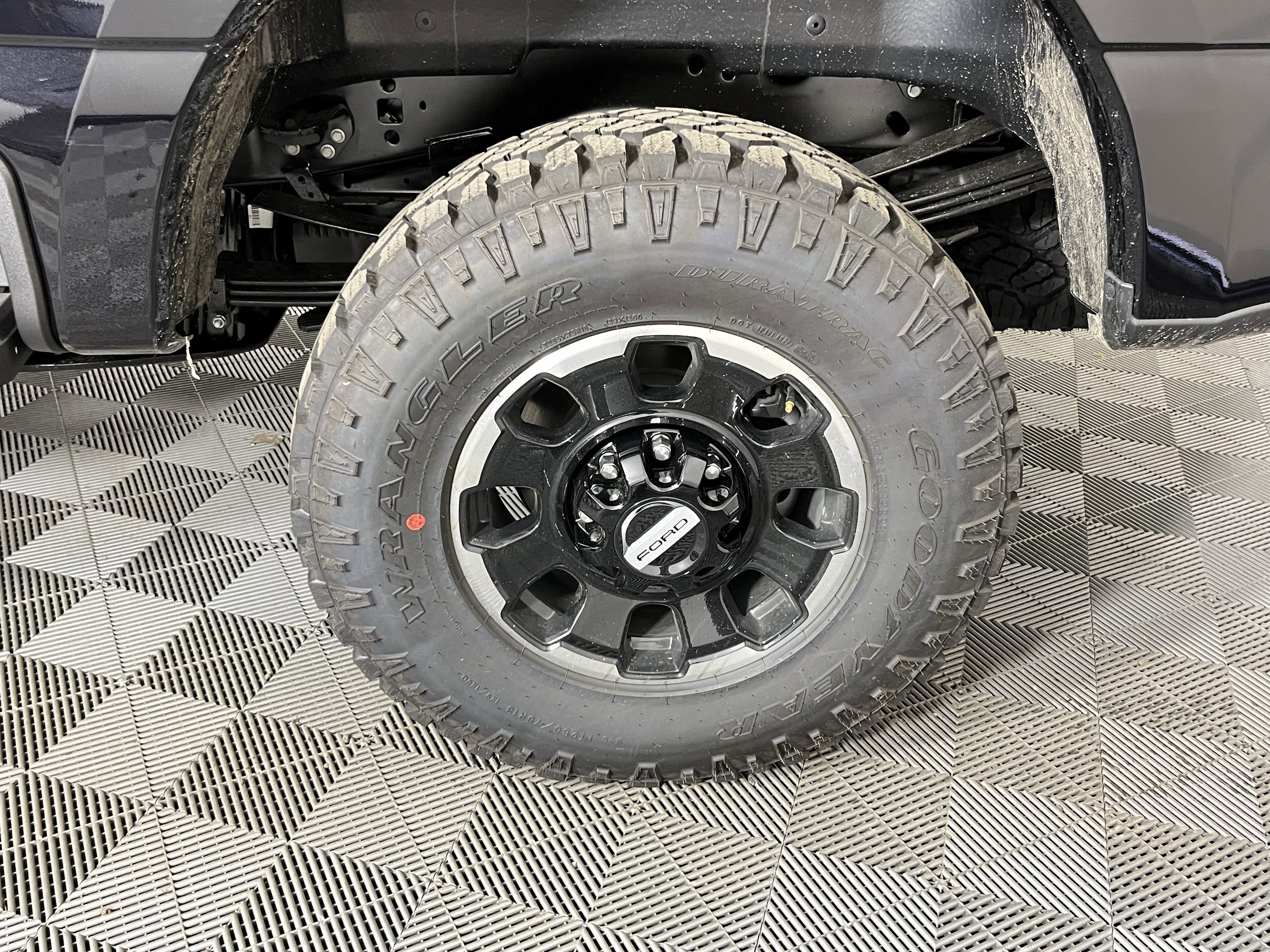 2026 Ford Super Duty F-350 SRW LARIAT TREMOR 4WD Crew Cab 6.75' Box