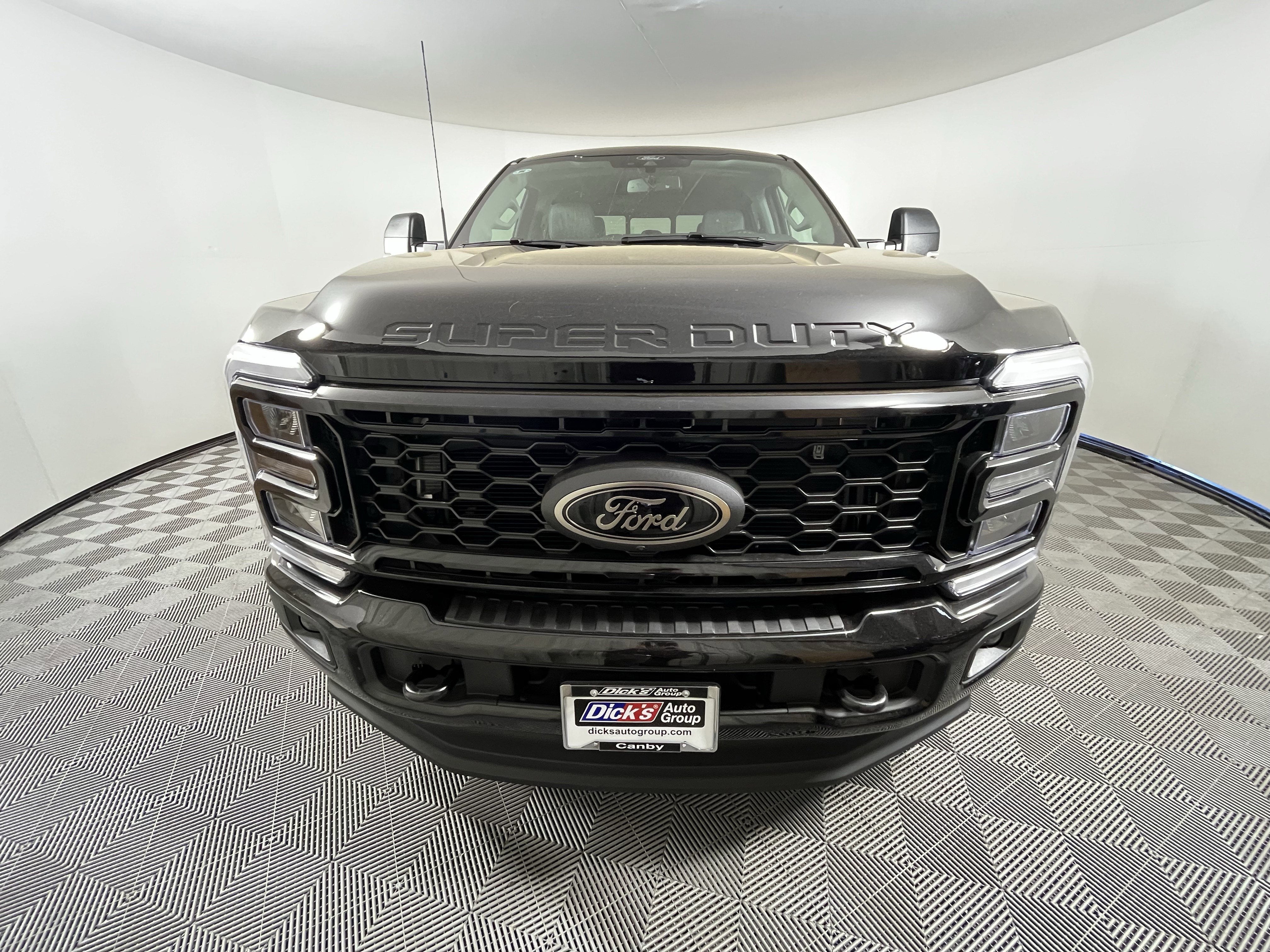 2026 Ford Super Duty F-350 SRW XLT 4WD Crew Cab 6.75' Box