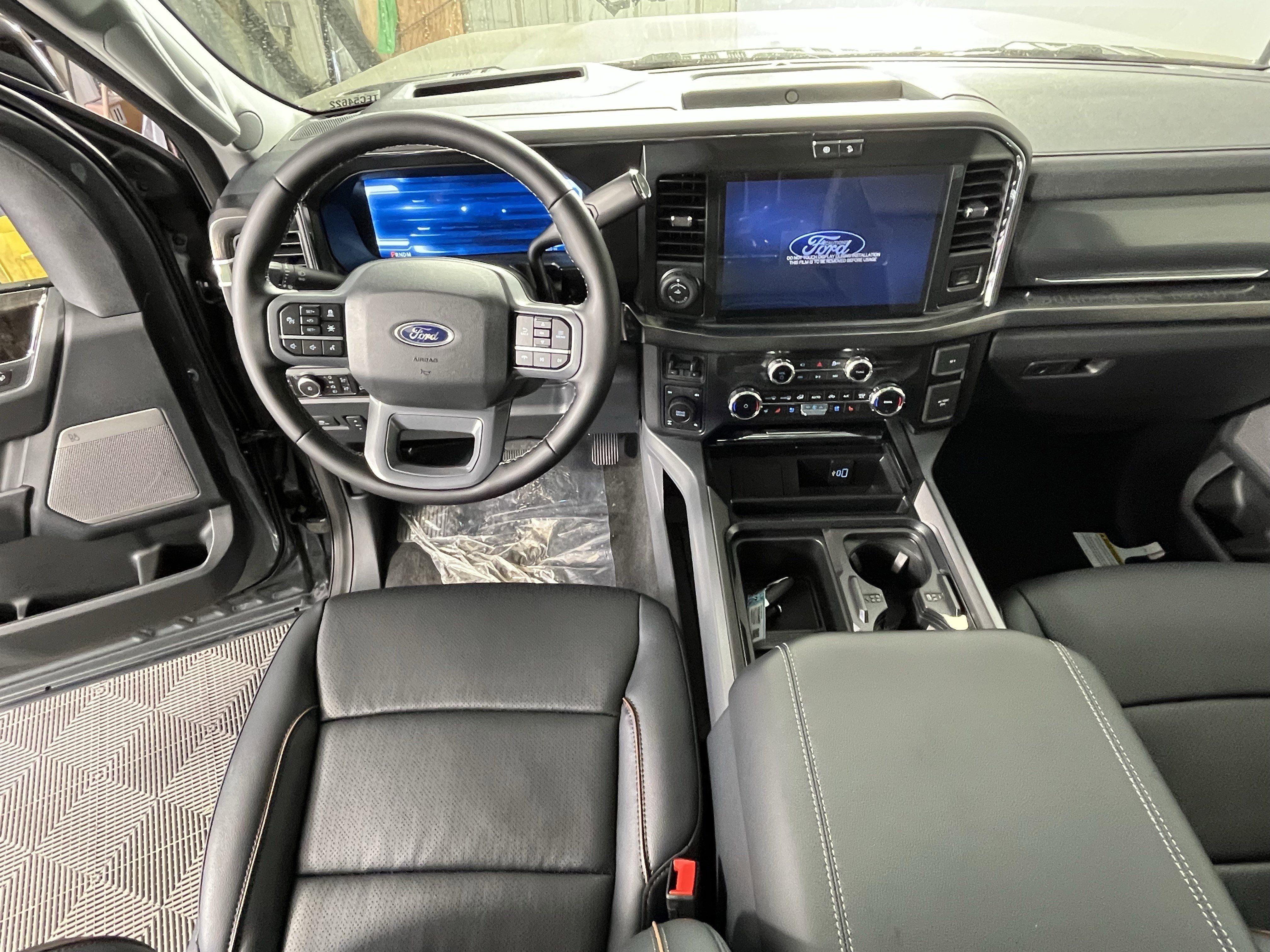 2026 Ford Super Duty F-350 SRW LARIAT 4WD Crew Cab 6.75' Box