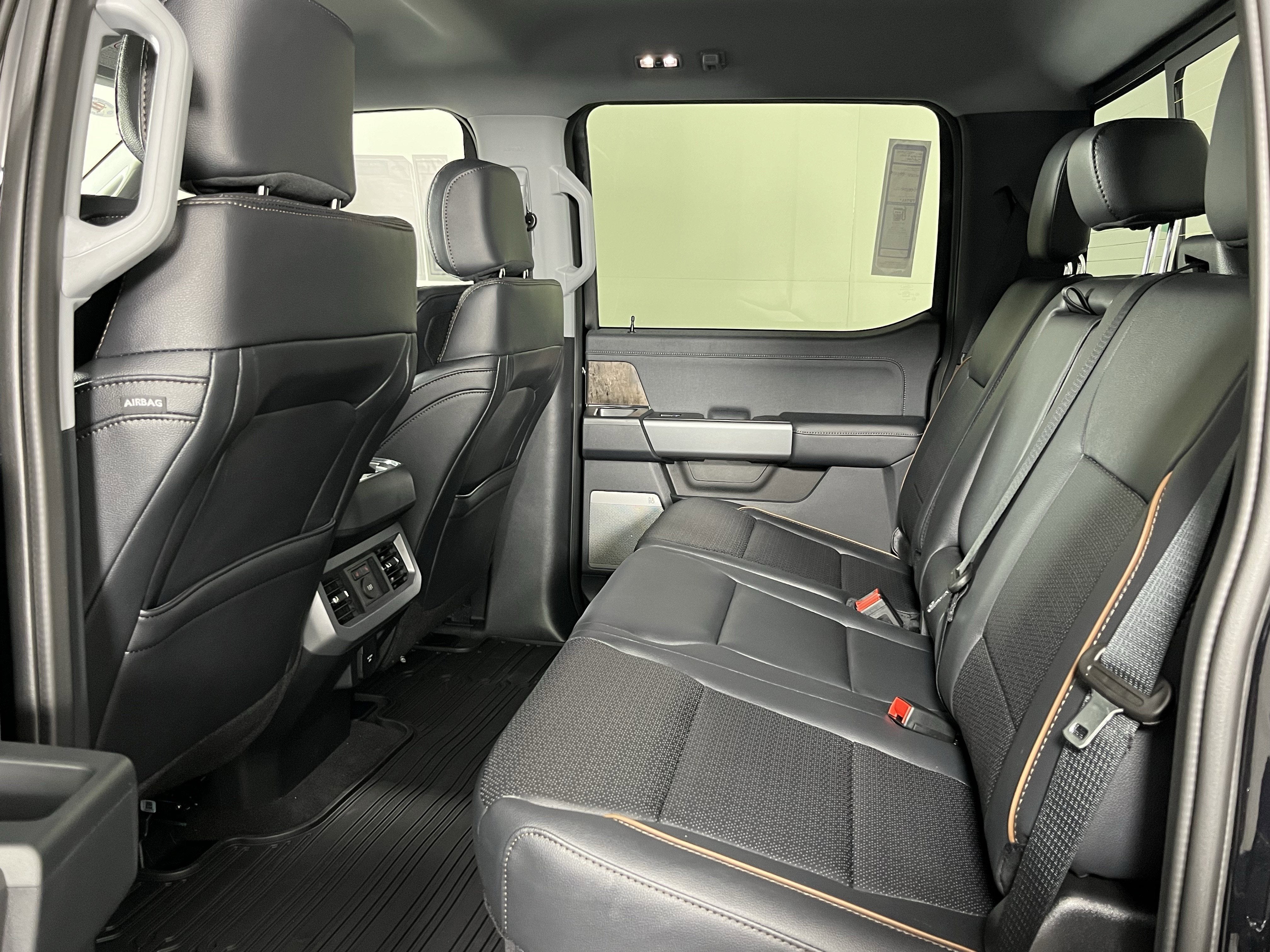 2026 Ford Super Duty F-350 SRW LARIAT 4WD Crew Cab 6.75' Box