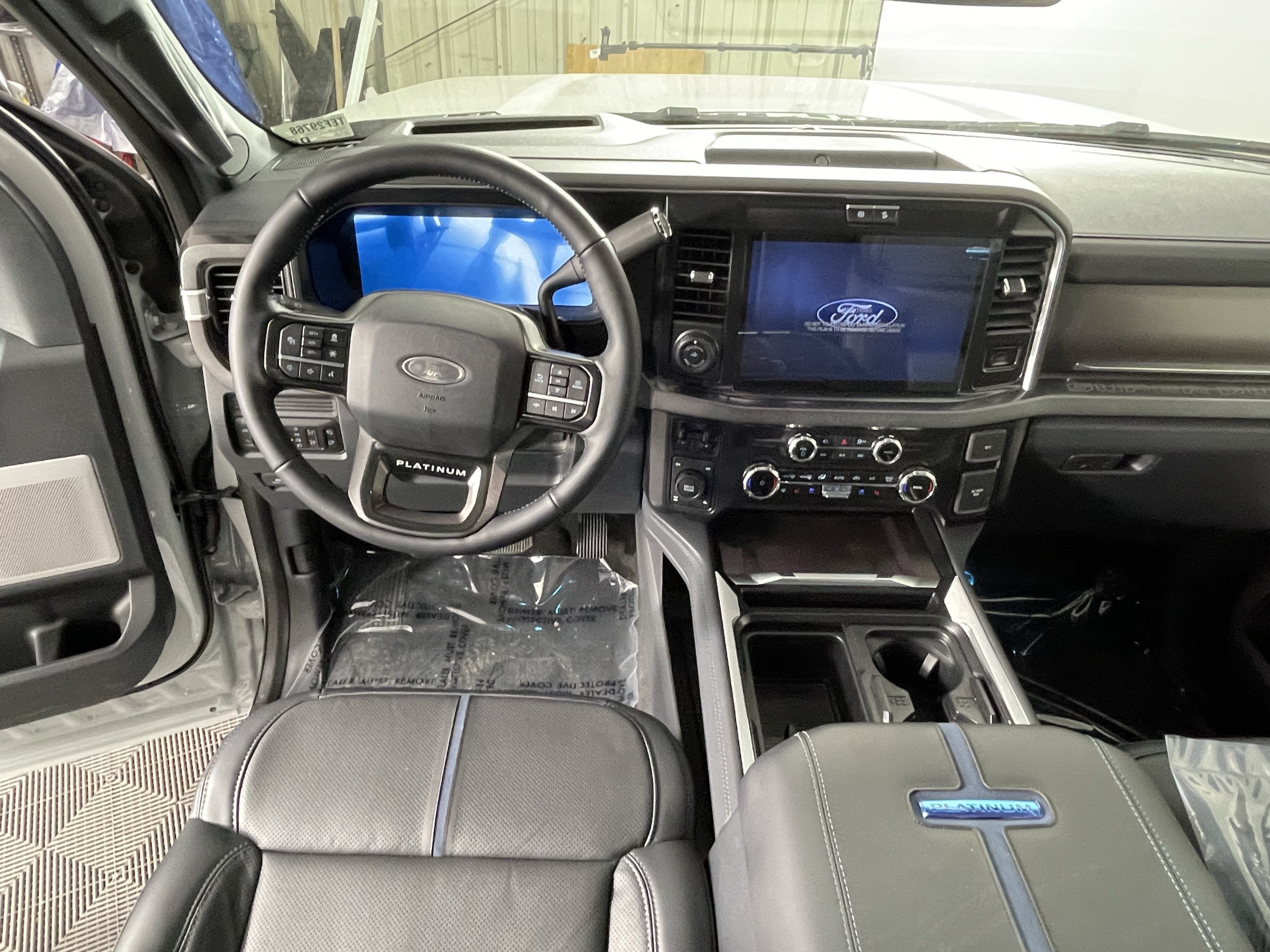 2026 Ford Super Duty F-350 SRW PLATINUM 4WD Crew Cab 6.75' Box