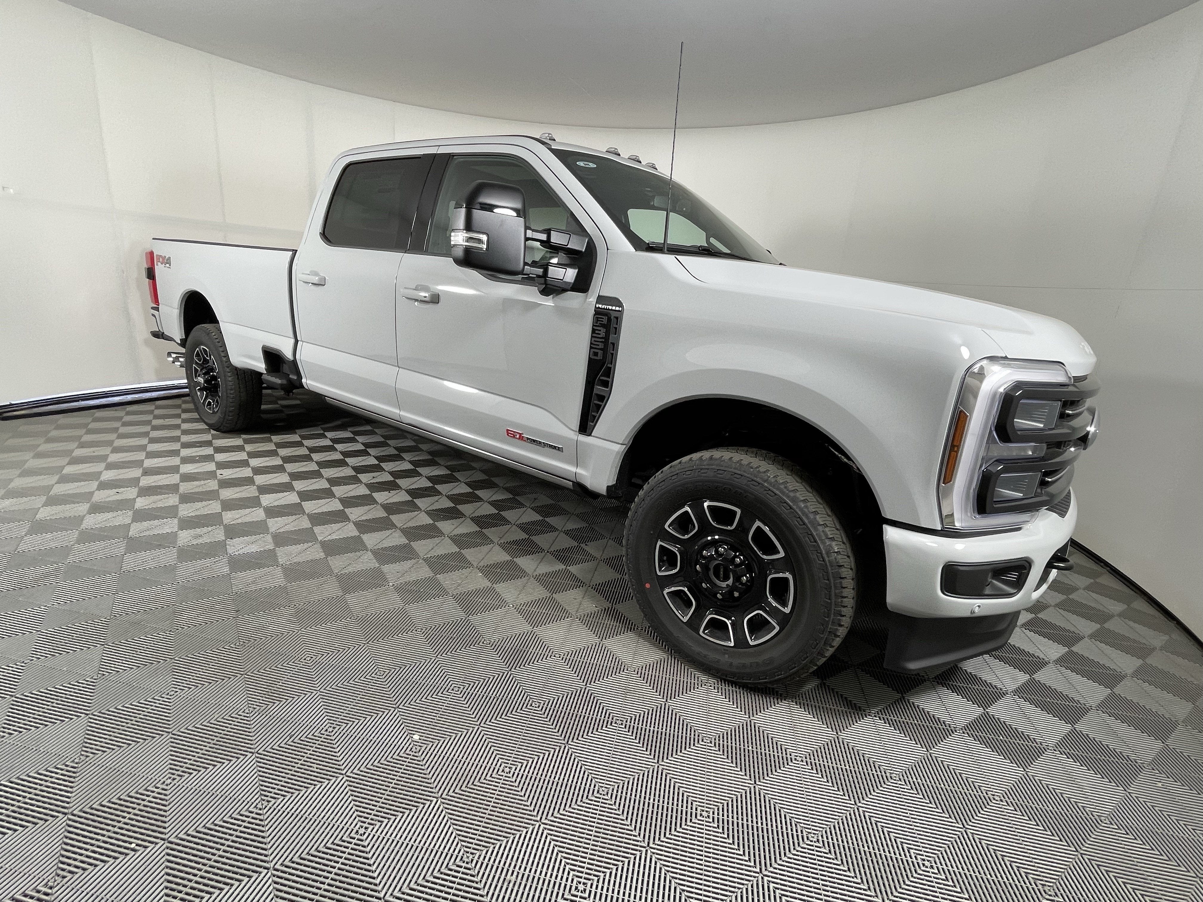 2026 Ford Super Duty F-350 SRW PLATINUM 4WD Crew Cab 6.75' Box