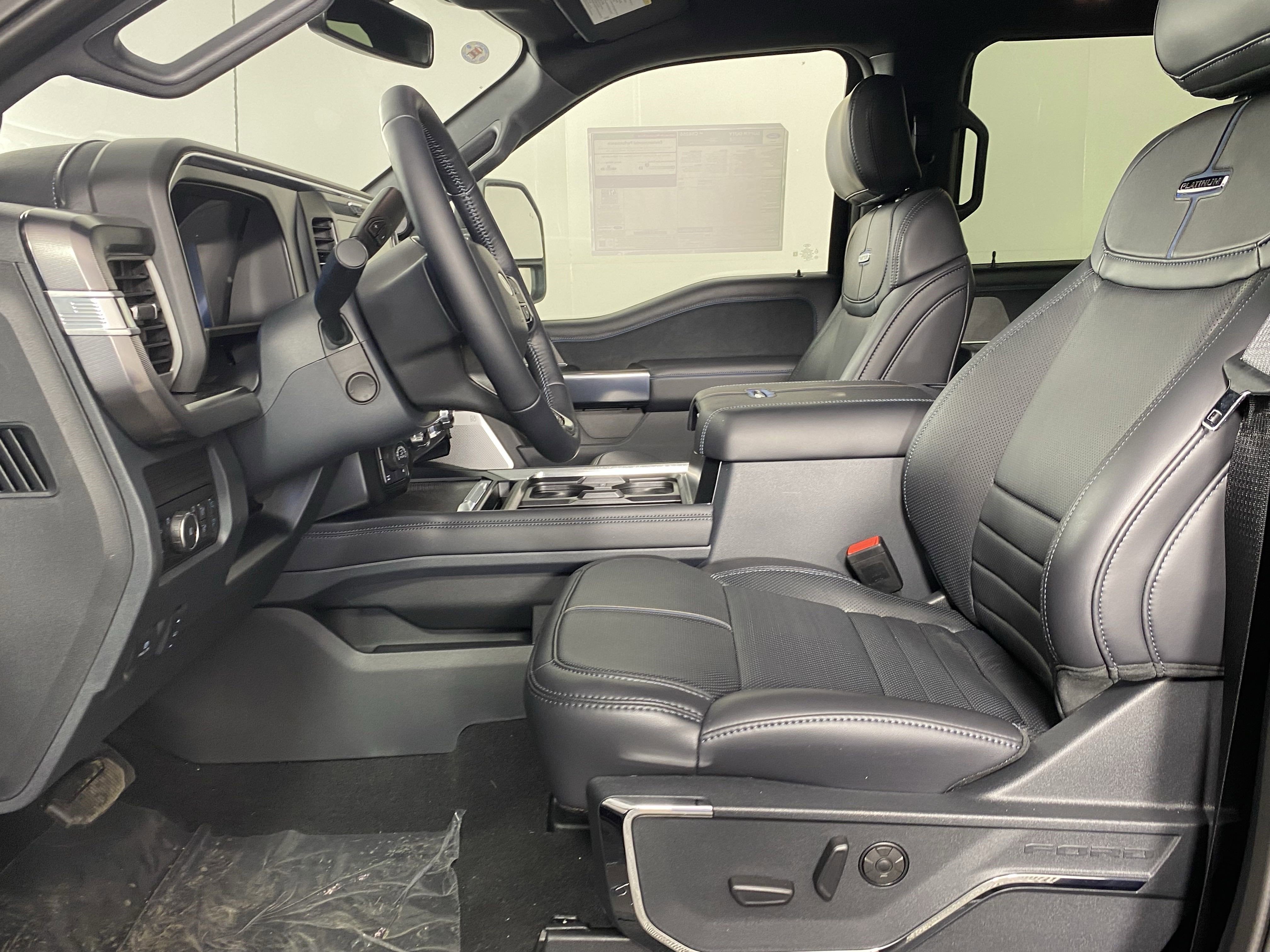 2025 Ford Super Duty F-350 SRW PLATINUM TREMOR