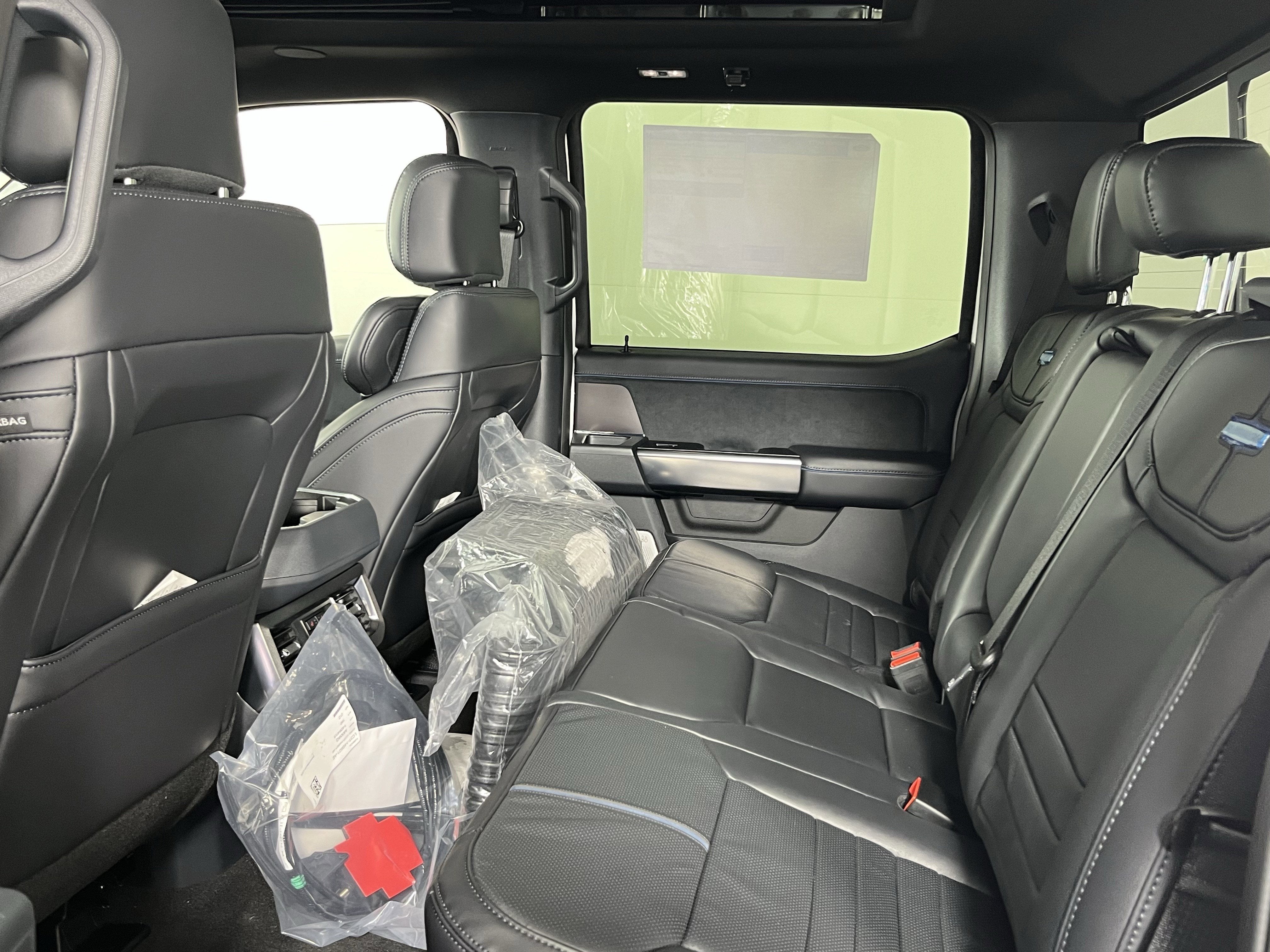 2026 Ford Super Duty F-350 SRW PLATINUM 4WD Crew Cab 8' Box