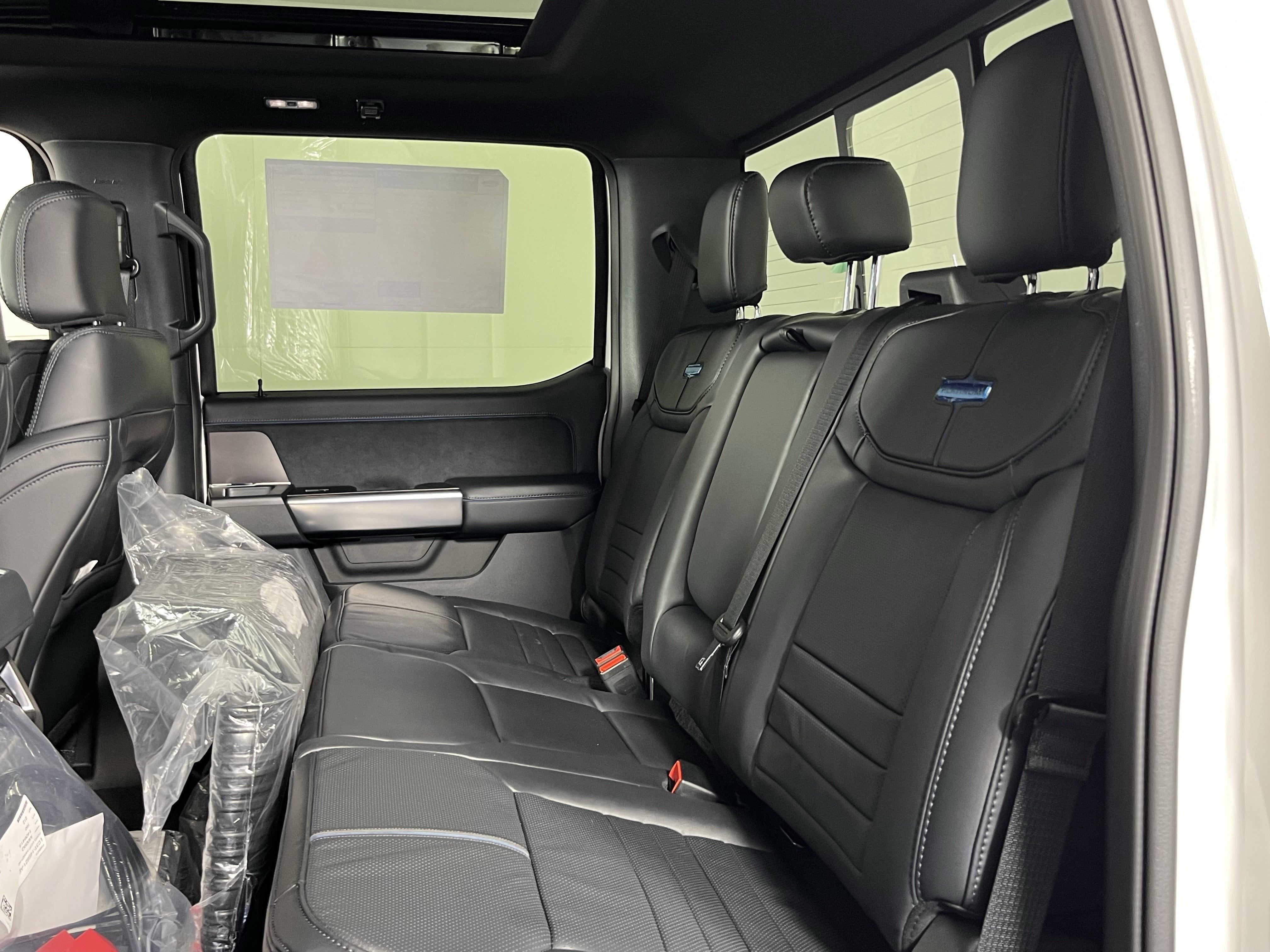 2026 Ford Super Duty F-350 SRW PLATINUM 4WD Crew Cab 8' Box