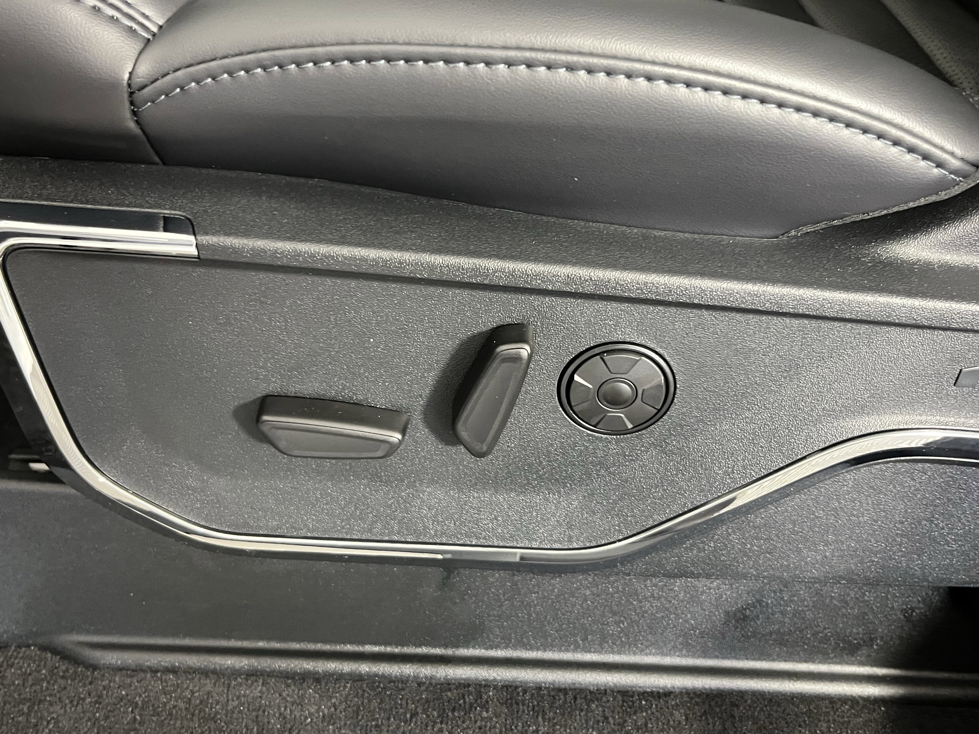 2026 Ford Super Duty F-350 SRW PLATINUM 4WD Crew Cab 8' Box