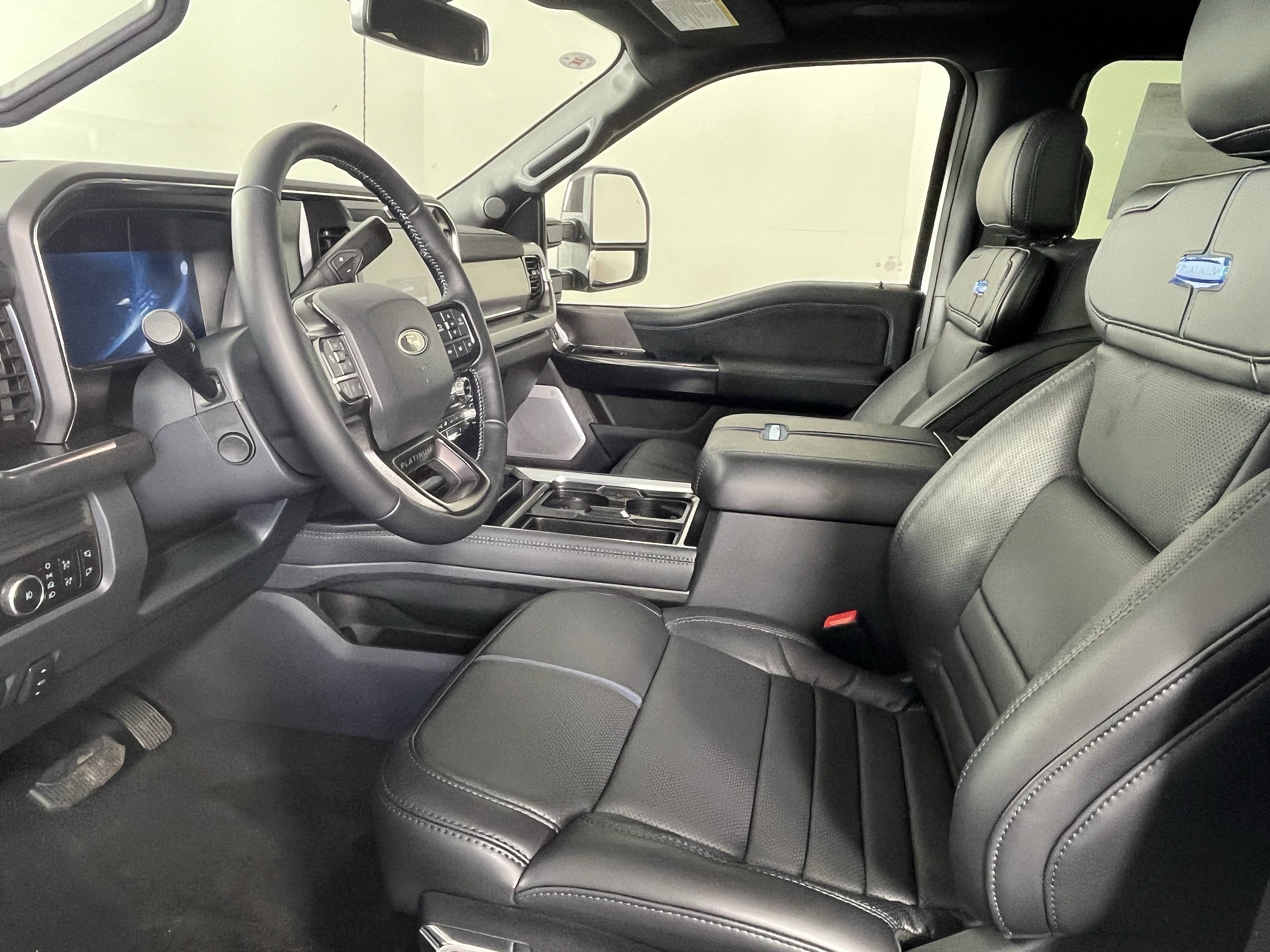 2026 Ford Super Duty F-350 SRW PLATINUM 4WD Crew Cab 8' Box