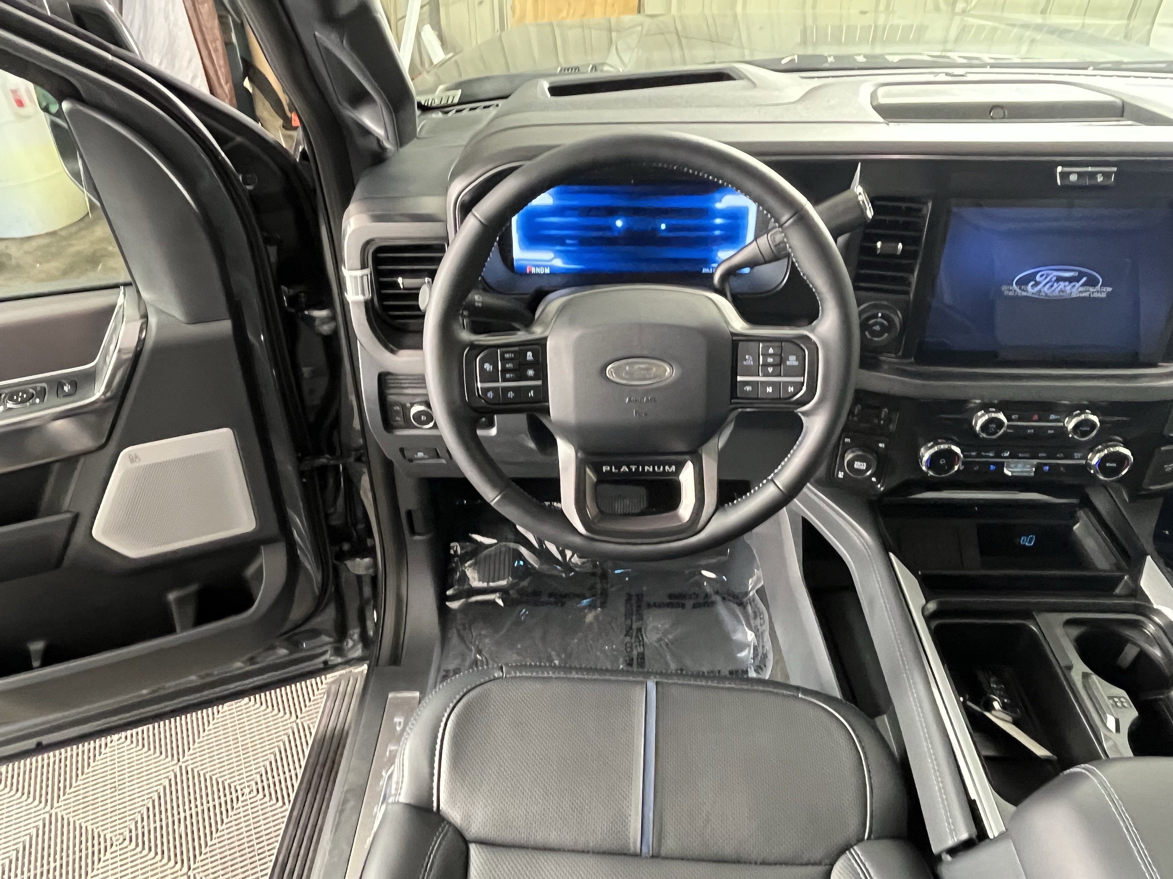 2026 Ford Super Duty F-350 SRW PLATINUM 4WD Crew Cab 6.75' Box