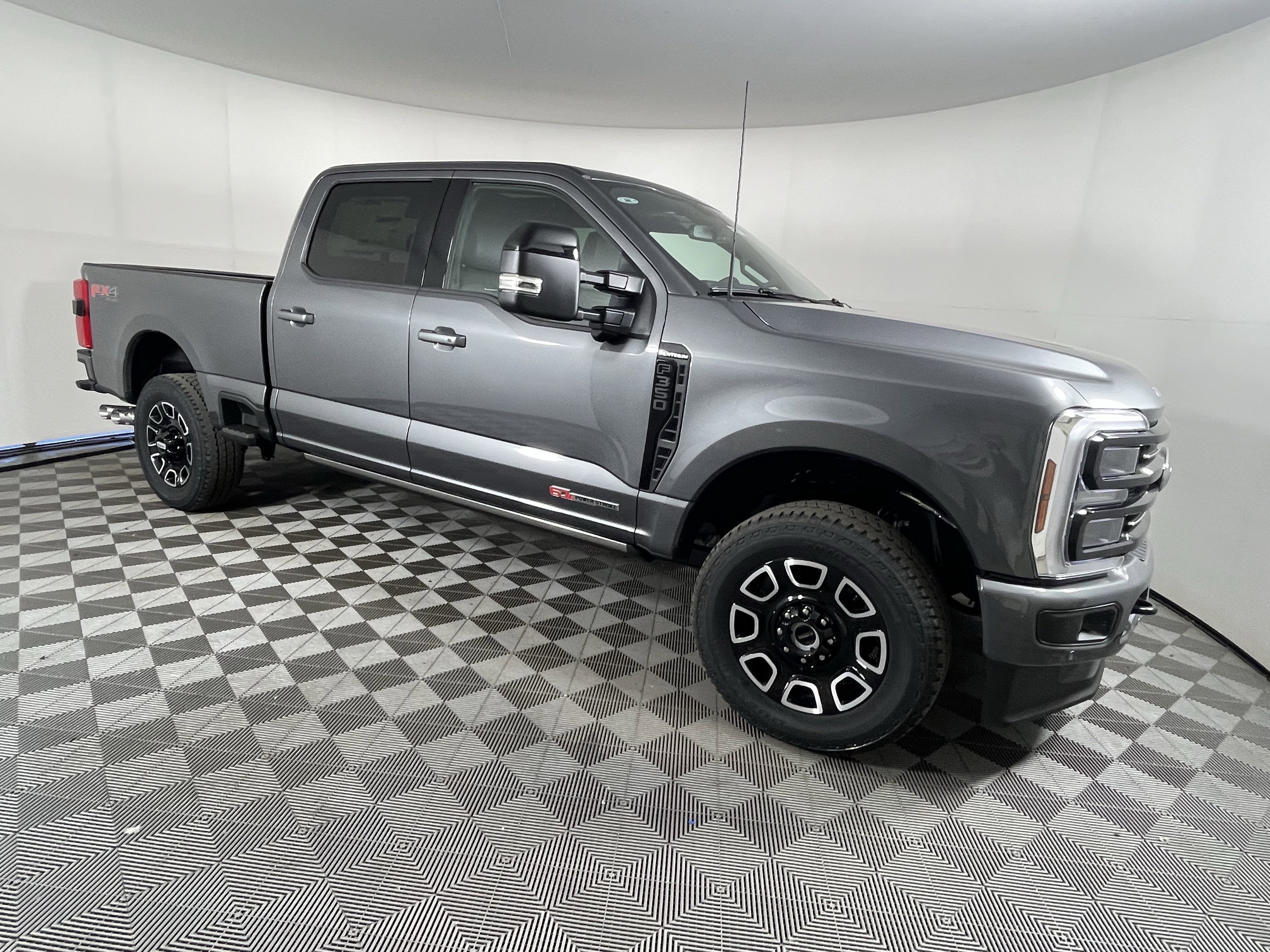 2026 Ford Super Duty F-350 SRW PLATINUM 4WD Crew Cab 6.75' Box