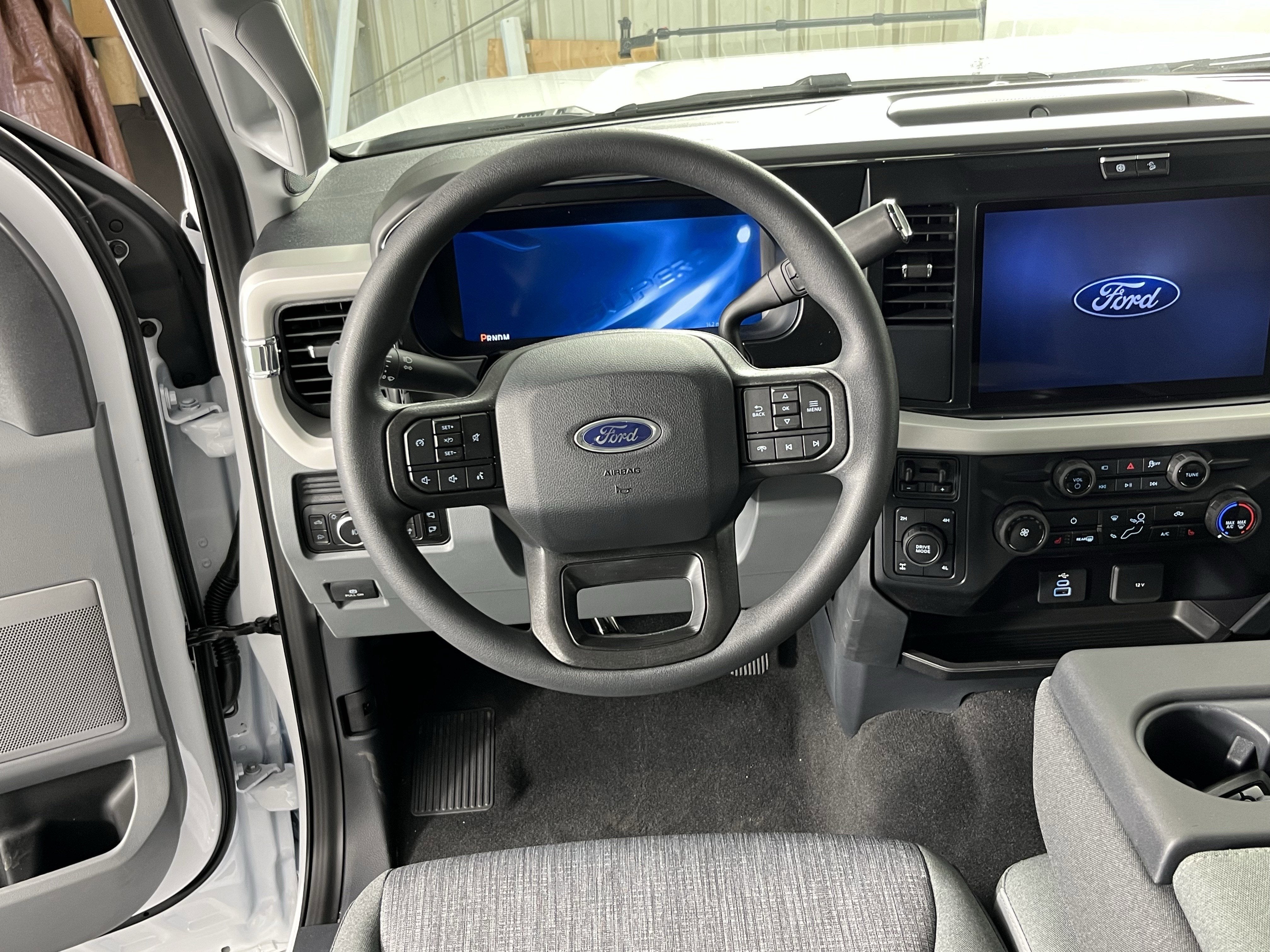 2026 Ford Super Duty F-350 SRW XLT 4WD Crew Cab 6.75' Box