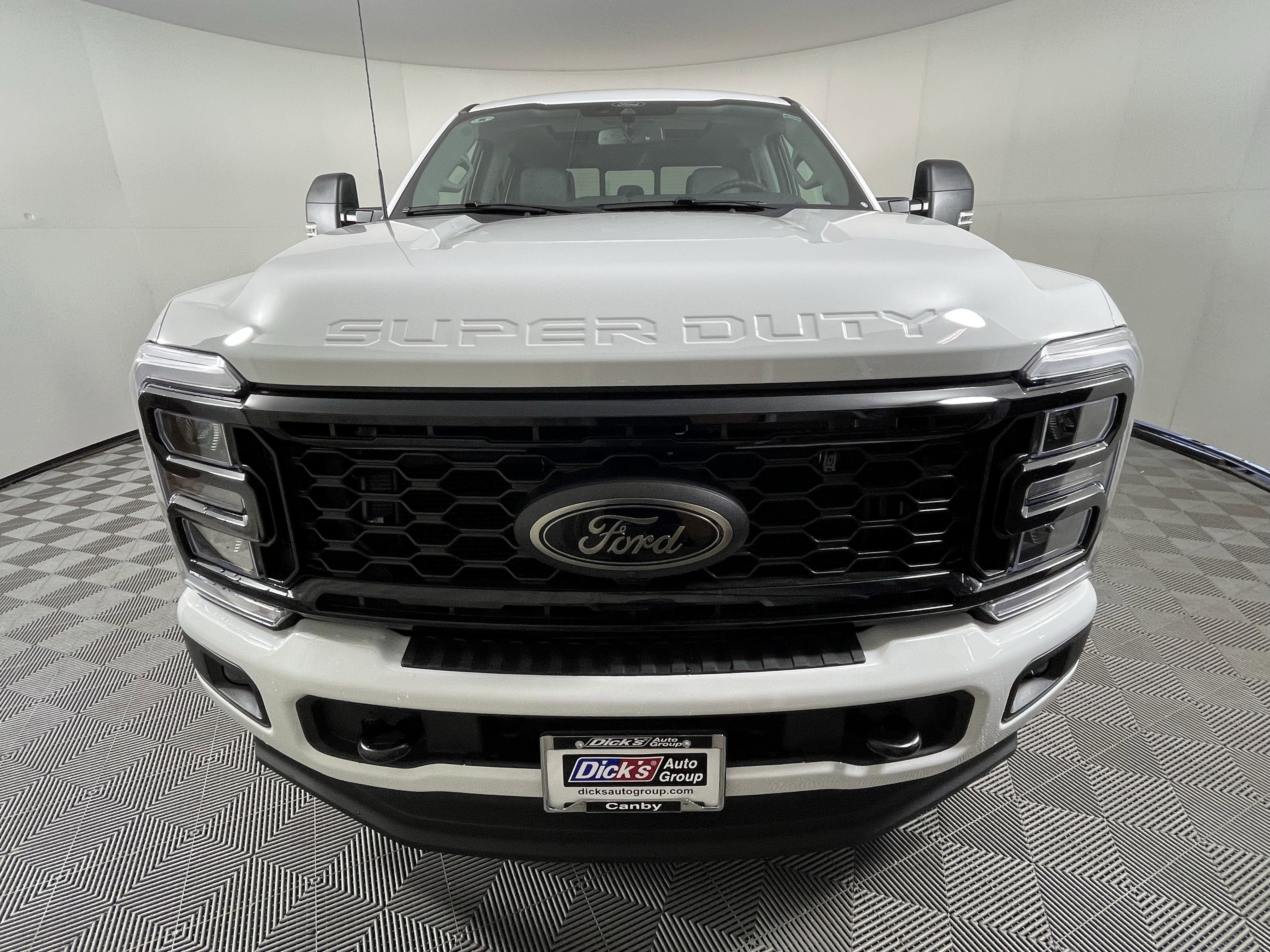2026 Ford Super Duty F-350 SRW XLT 4WD Crew Cab 6.75' Box