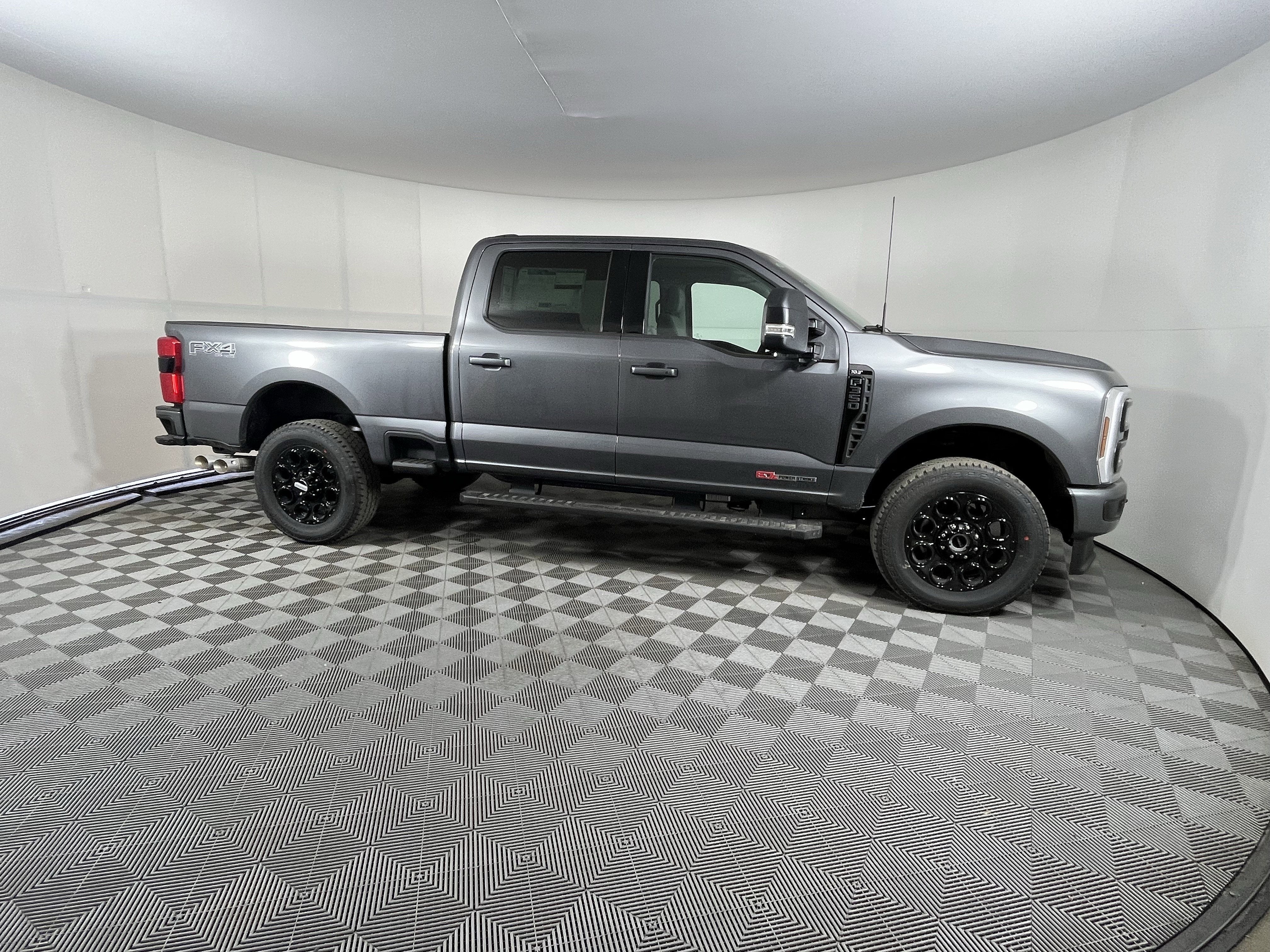 2026 Ford Super Duty F-350 SRW XLT 4WD Crew Cab 6.75' Box