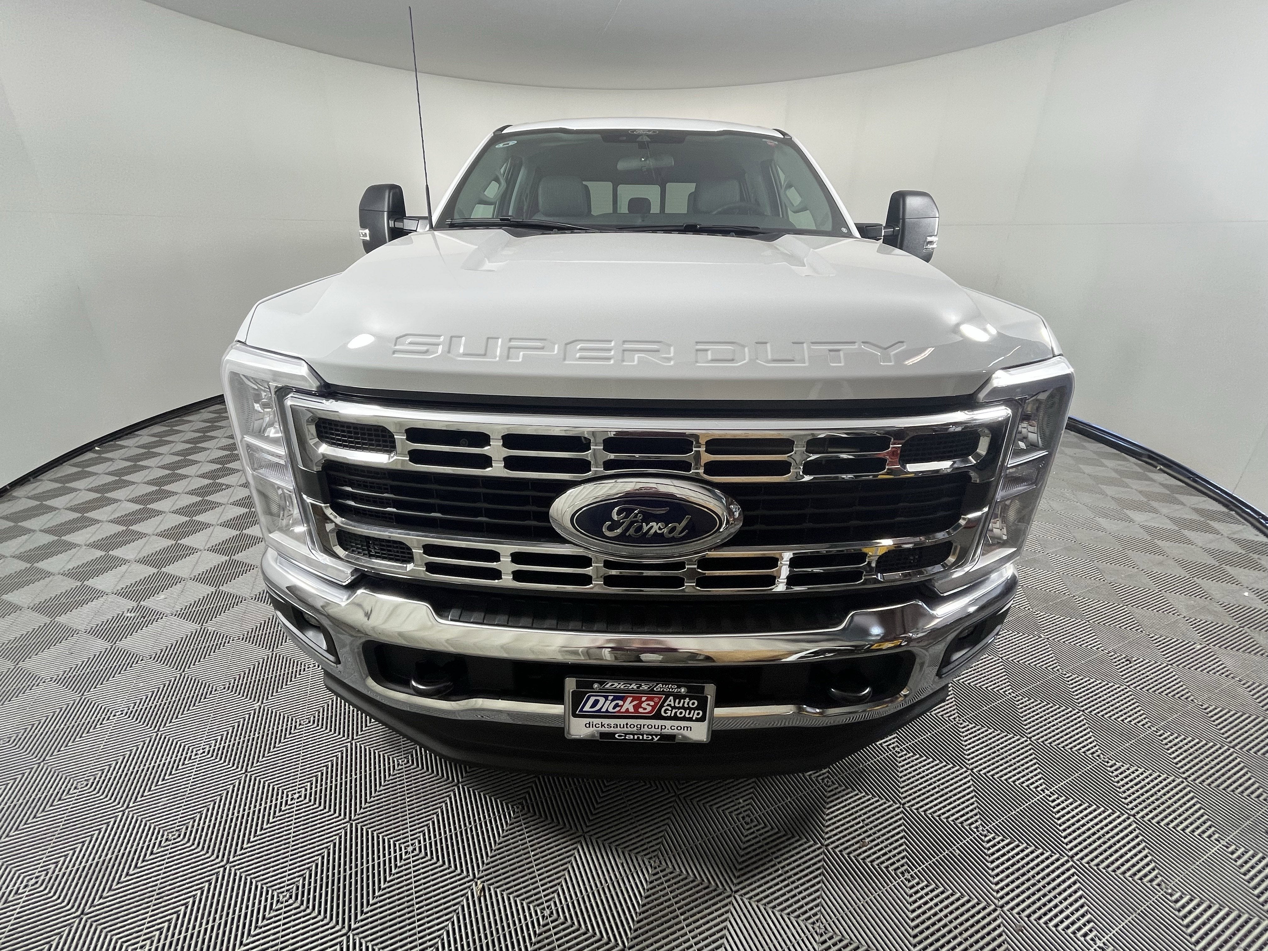 2026 Ford Super Duty F-350 SRW XLT 4WD Crew Cab 8' Box