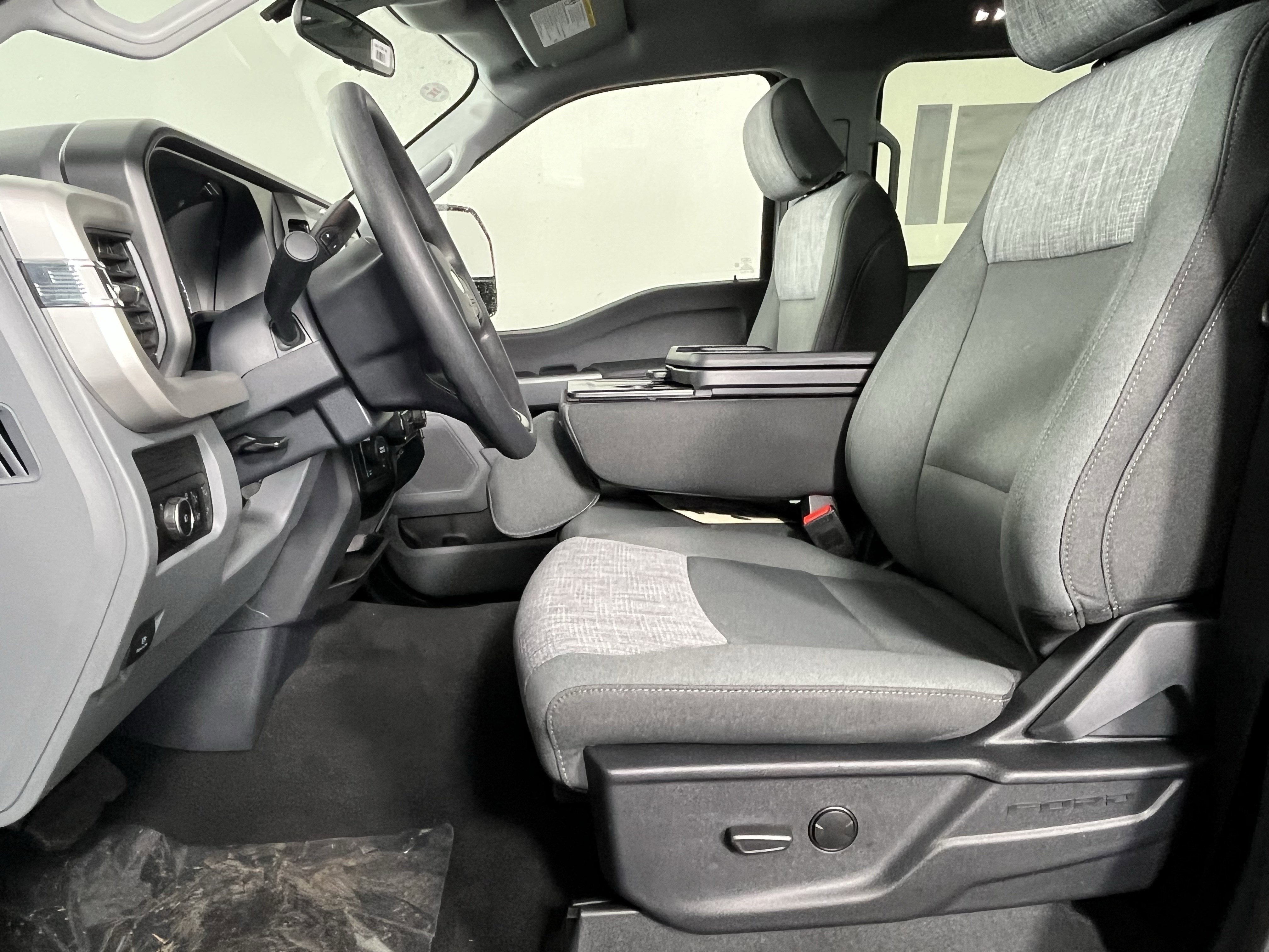 2026 Ford Super Duty F-350 SRW XLT 4WD Crew Cab 6.75' Box