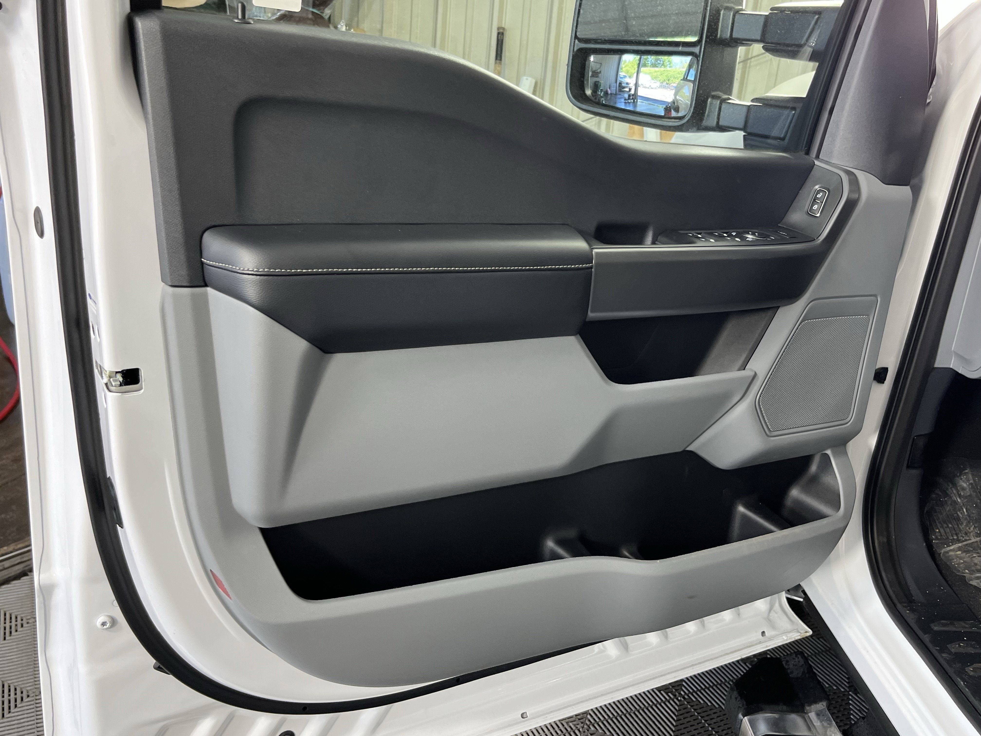2026 Ford Super Duty F-350 SRW XLT 4WD Crew Cab 6.75' Box