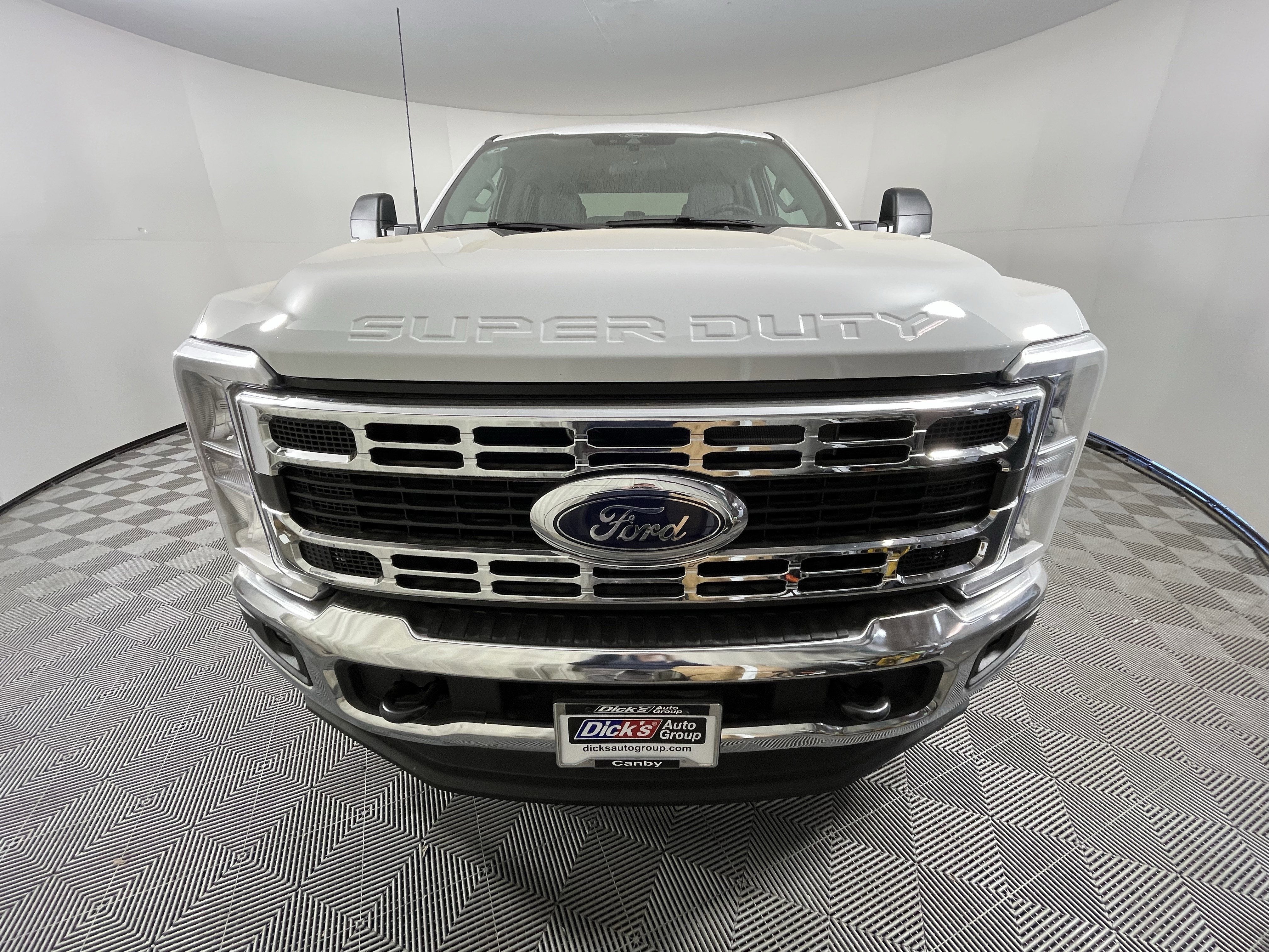 2026 Ford Super Duty F-350 SRW XLT 4WD Crew Cab 6.75' Box