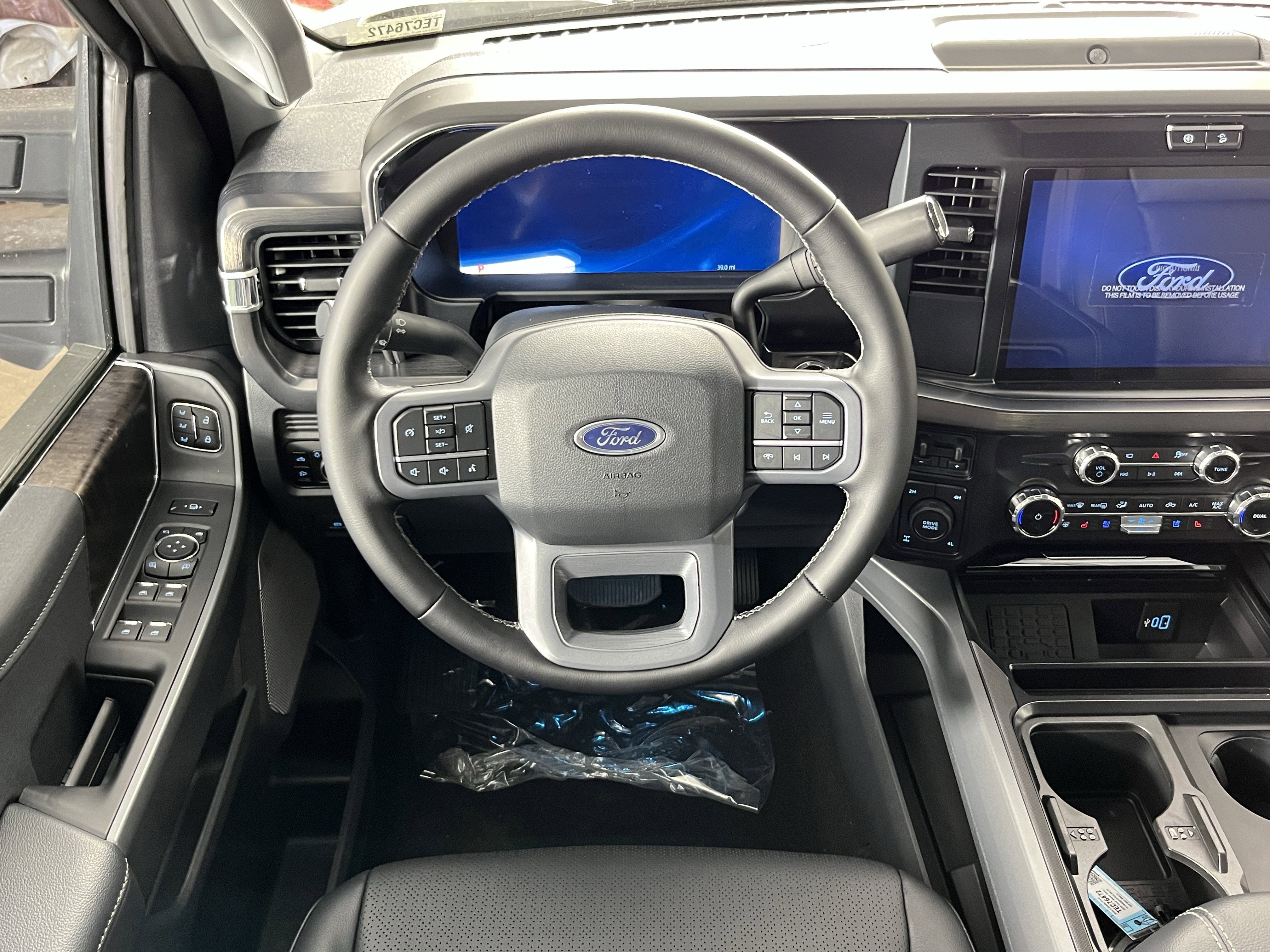 2026 Ford Super Duty F-350 SRW LARIAT 4WD Crew Cab 8' Box