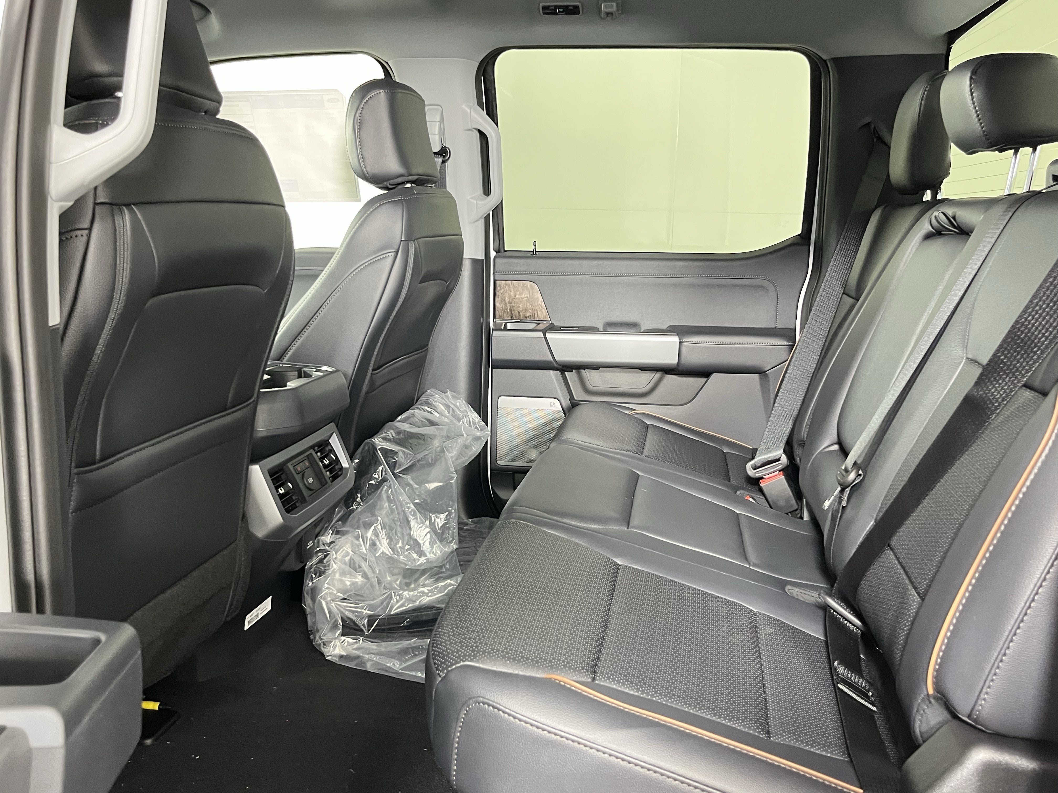 2026 Ford Super Duty F-350 SRW LARIAT 4WD Crew Cab 8' Box