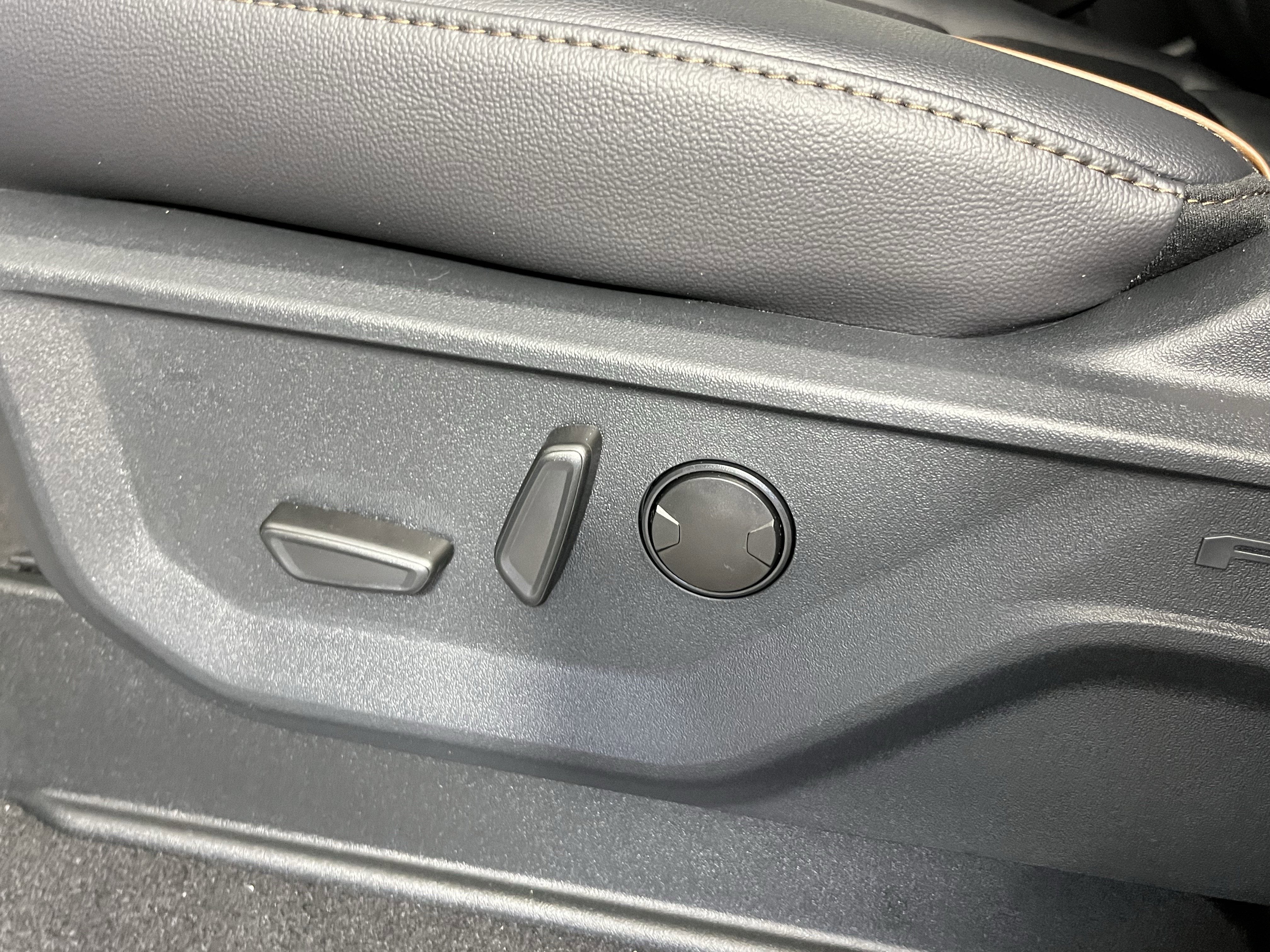 2026 Ford Super Duty F-350 SRW LARIAT 4WD Crew Cab 8' Box