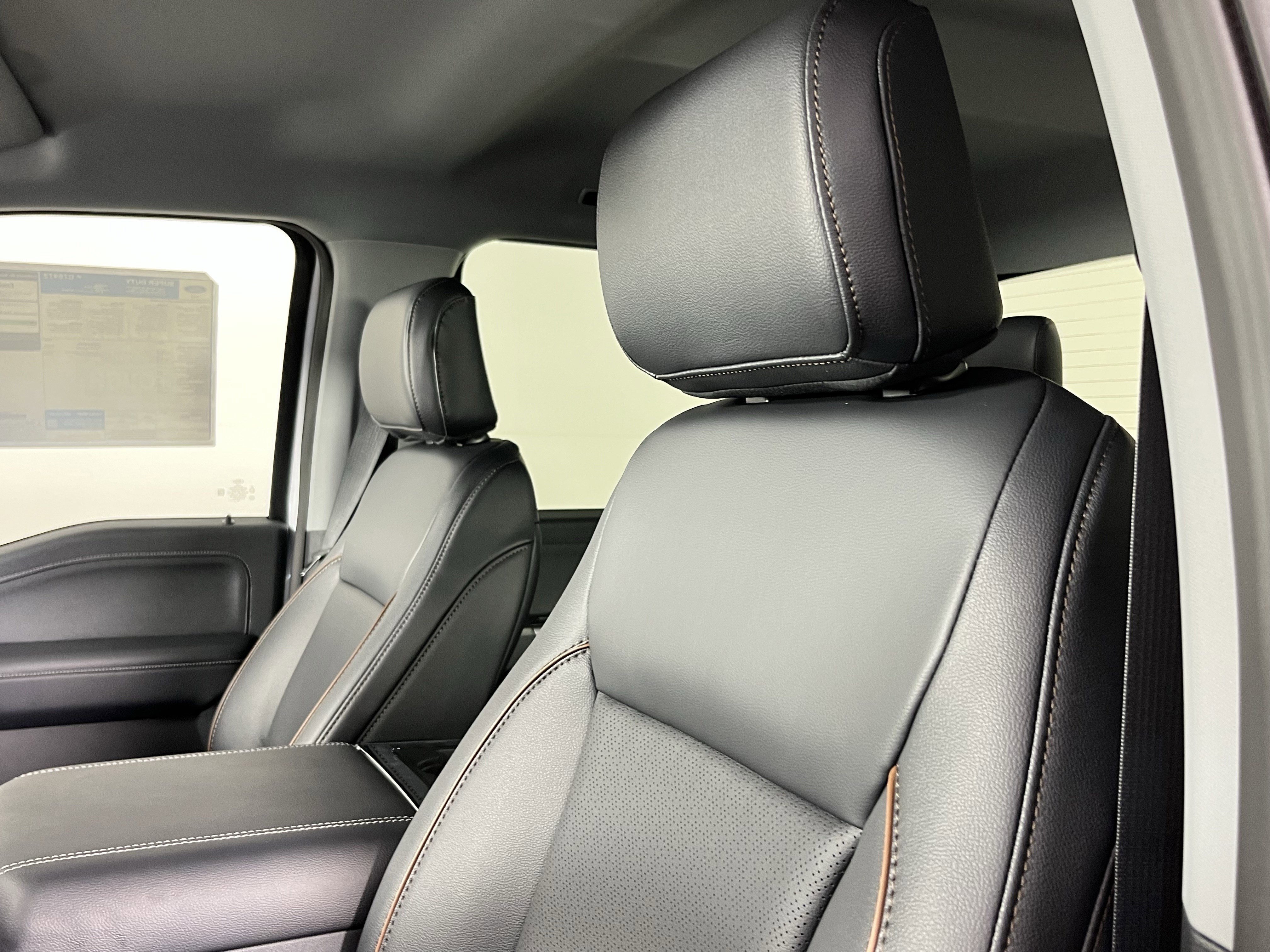 2026 Ford Super Duty F-350 SRW LARIAT 4WD Crew Cab 8' Box