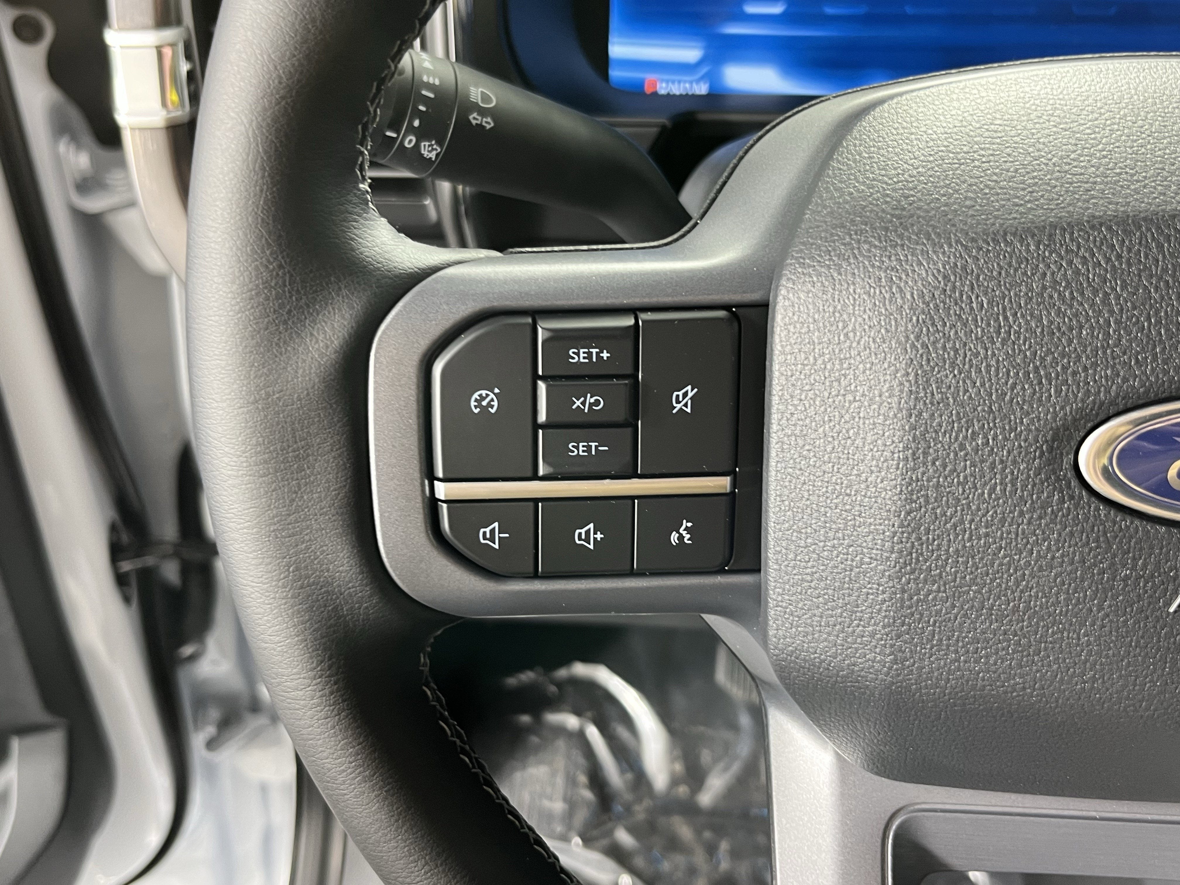 2026 Ford Super Duty F-350 SRW LARIAT 4WD Crew Cab 8' Box