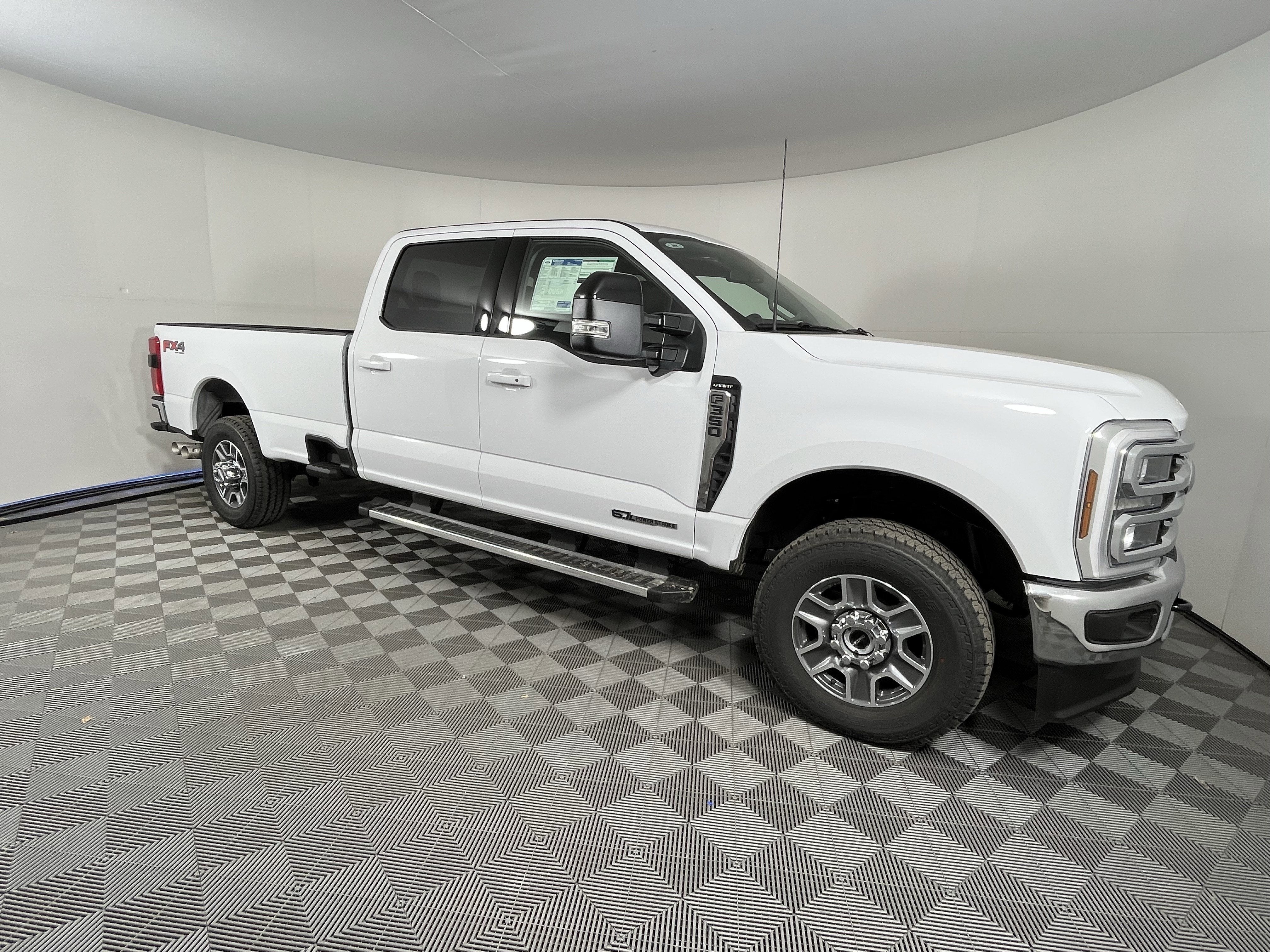 2026 Ford Super Duty F-350 SRW LARIAT 4WD Crew Cab 8' Box