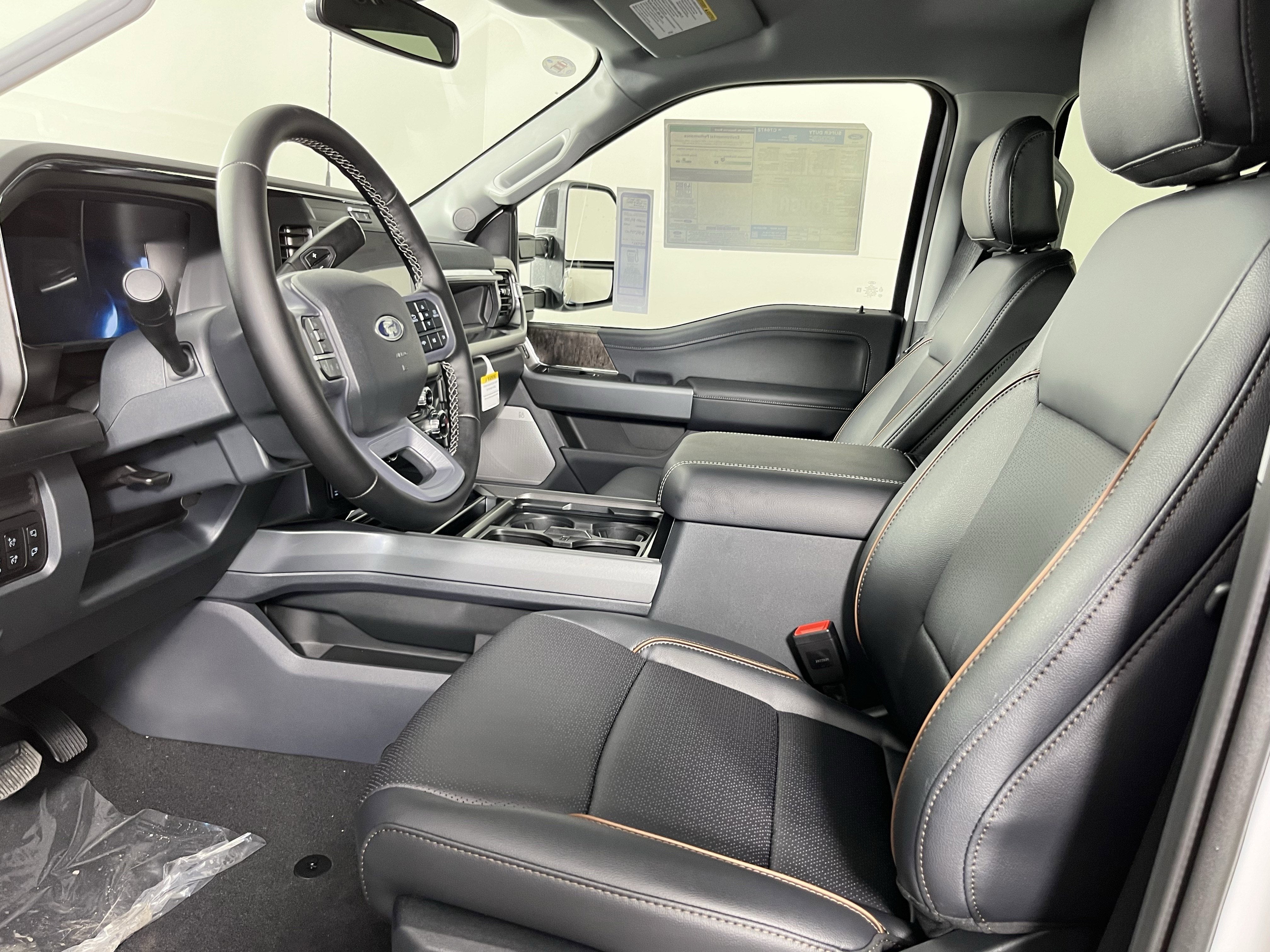 2026 Ford Super Duty F-350 SRW LARIAT 4WD Crew Cab 8' Box