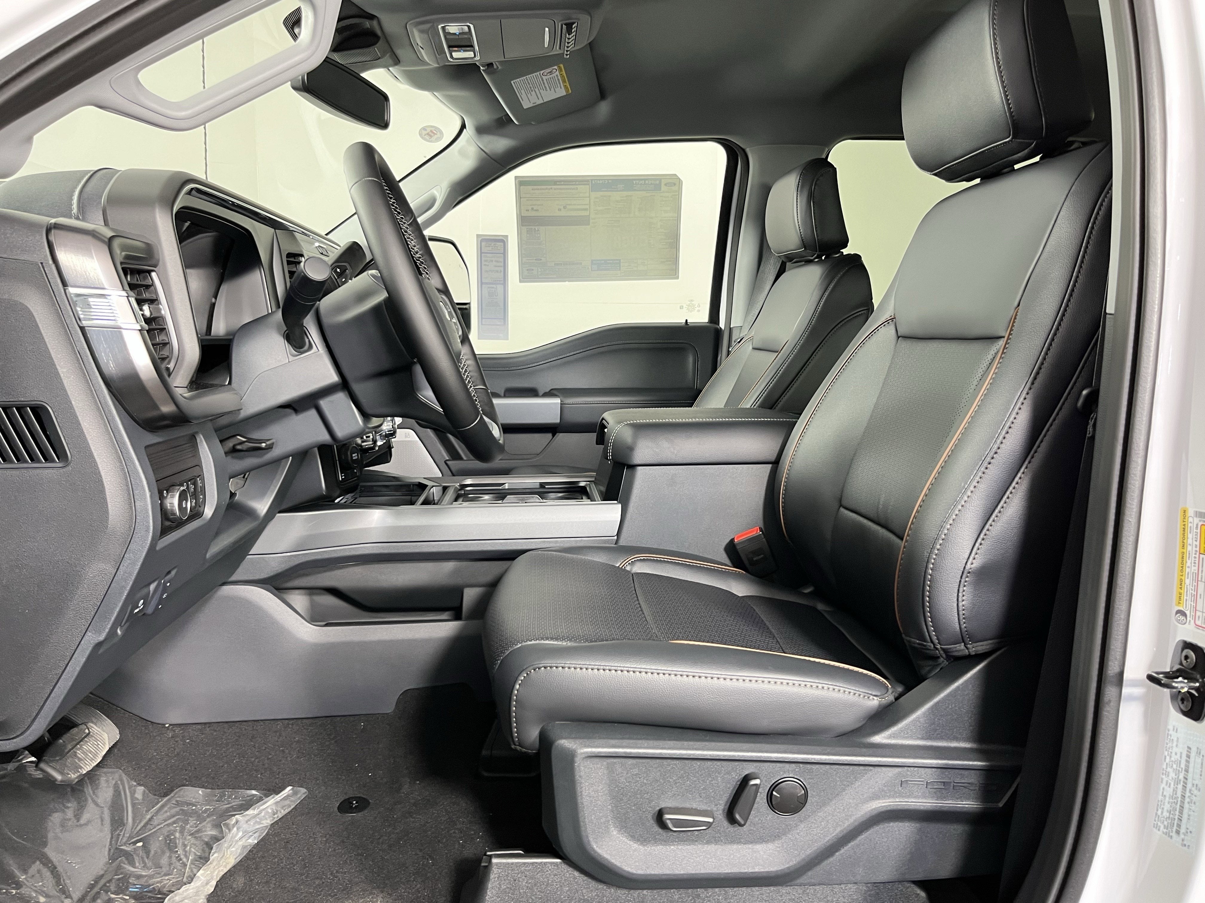 2026 Ford Super Duty F-350 SRW LARIAT 4WD Crew Cab 8' Box