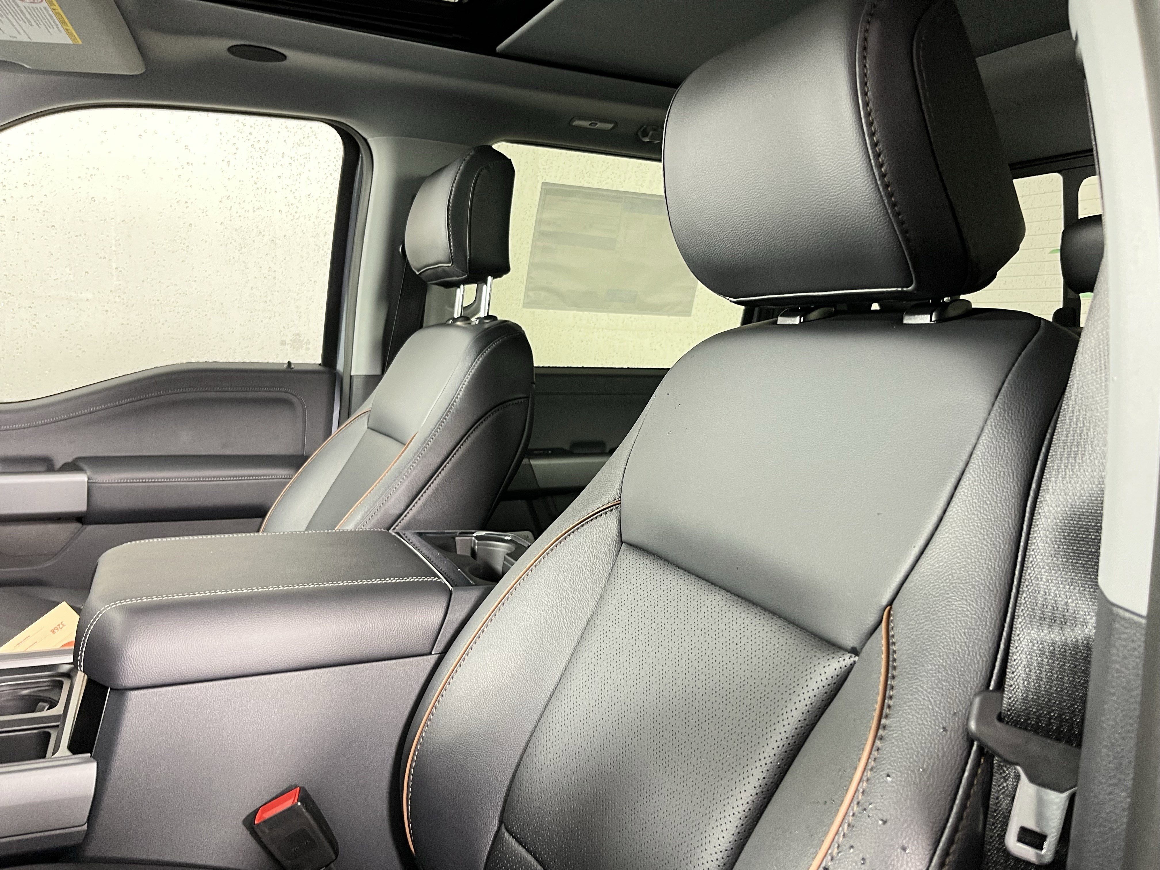 2026 Ford Super Duty F-350 SRW LARIAT 4WD Crew Cab 8' Box