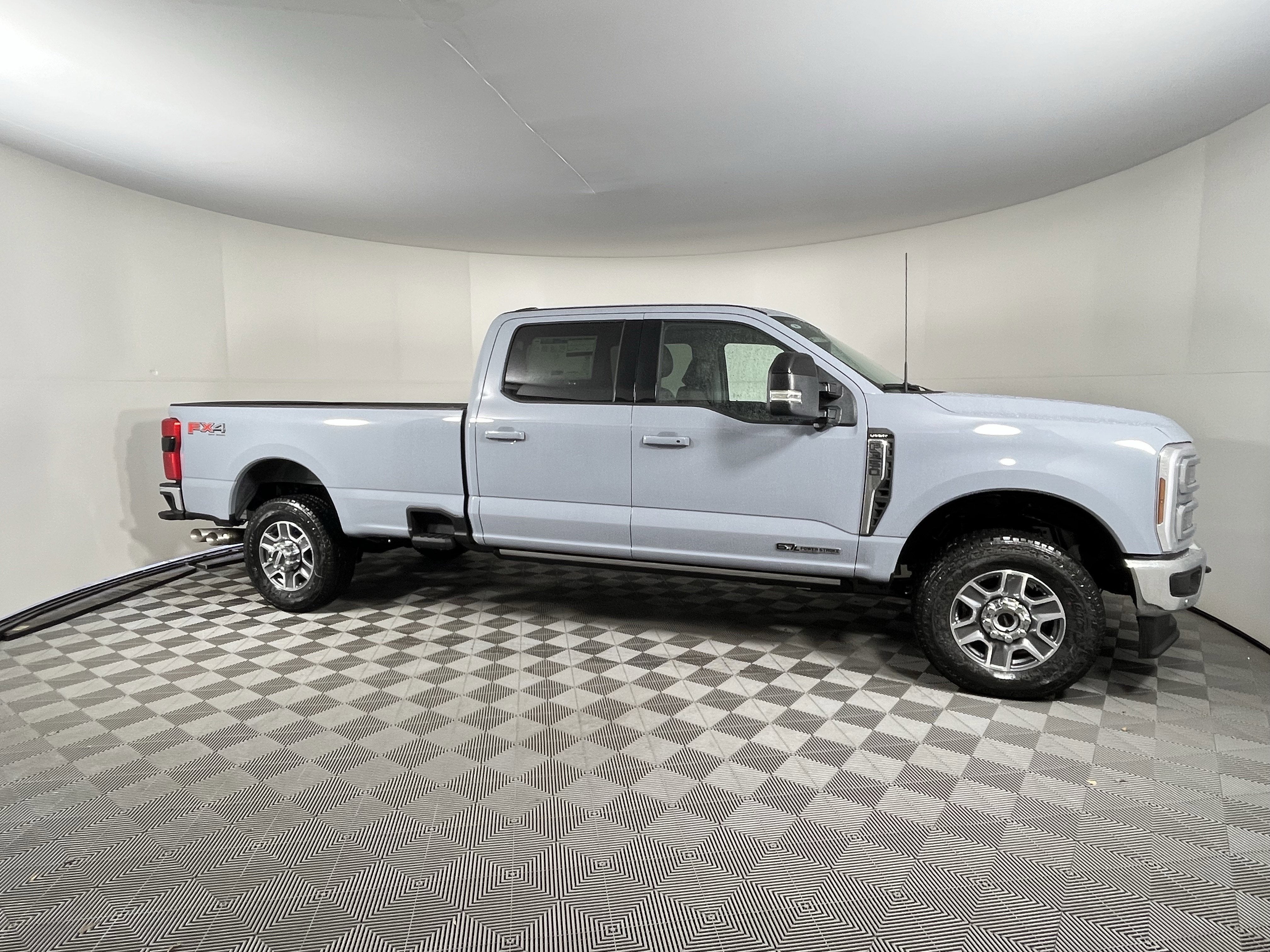 2026 Ford Super Duty F-350 SRW LARIAT 4WD Crew Cab 8' Box