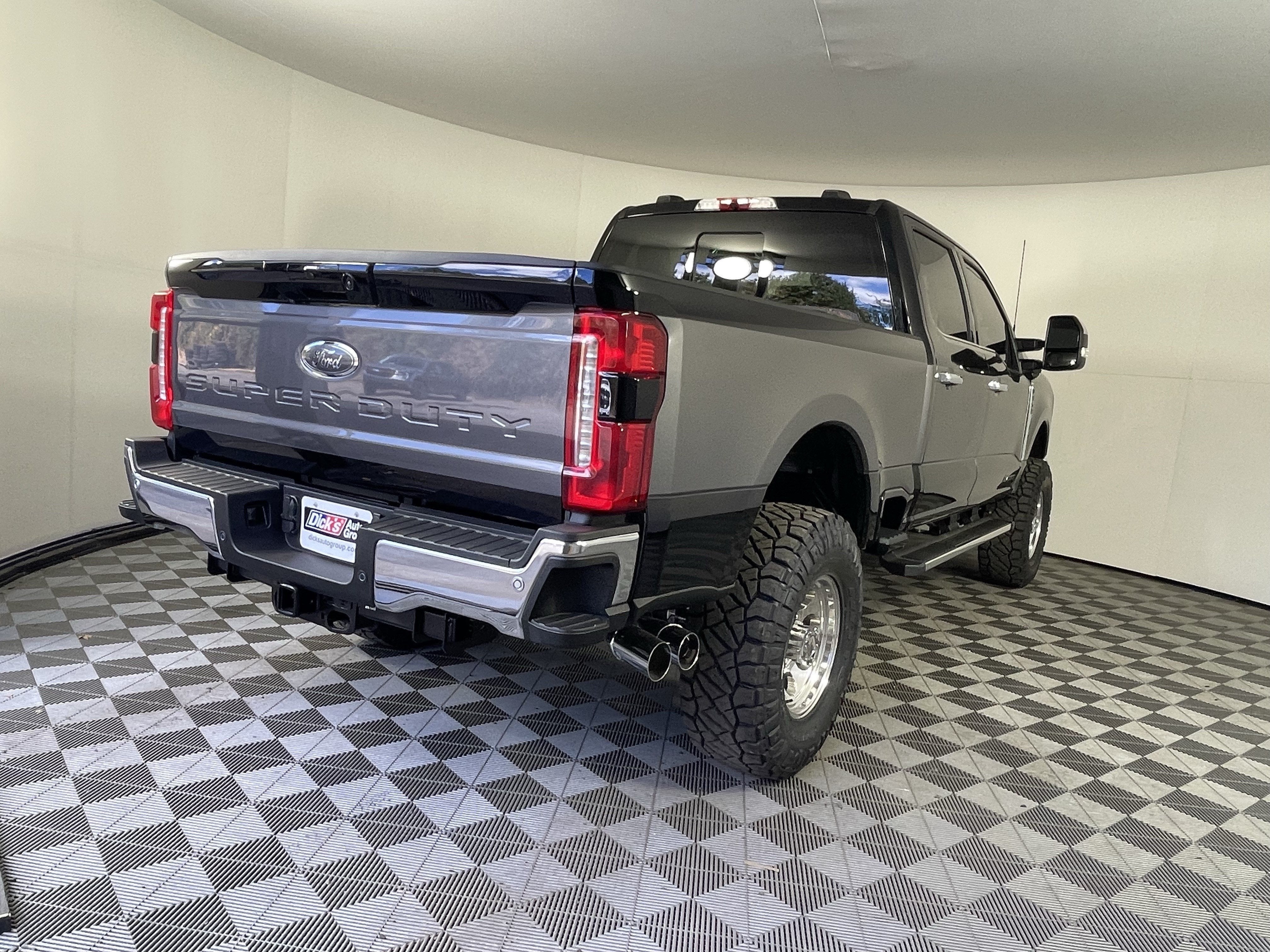 2026 Ford Super Duty F-350 SRW LARIAT 4WD Crew Cab 6.75' Box