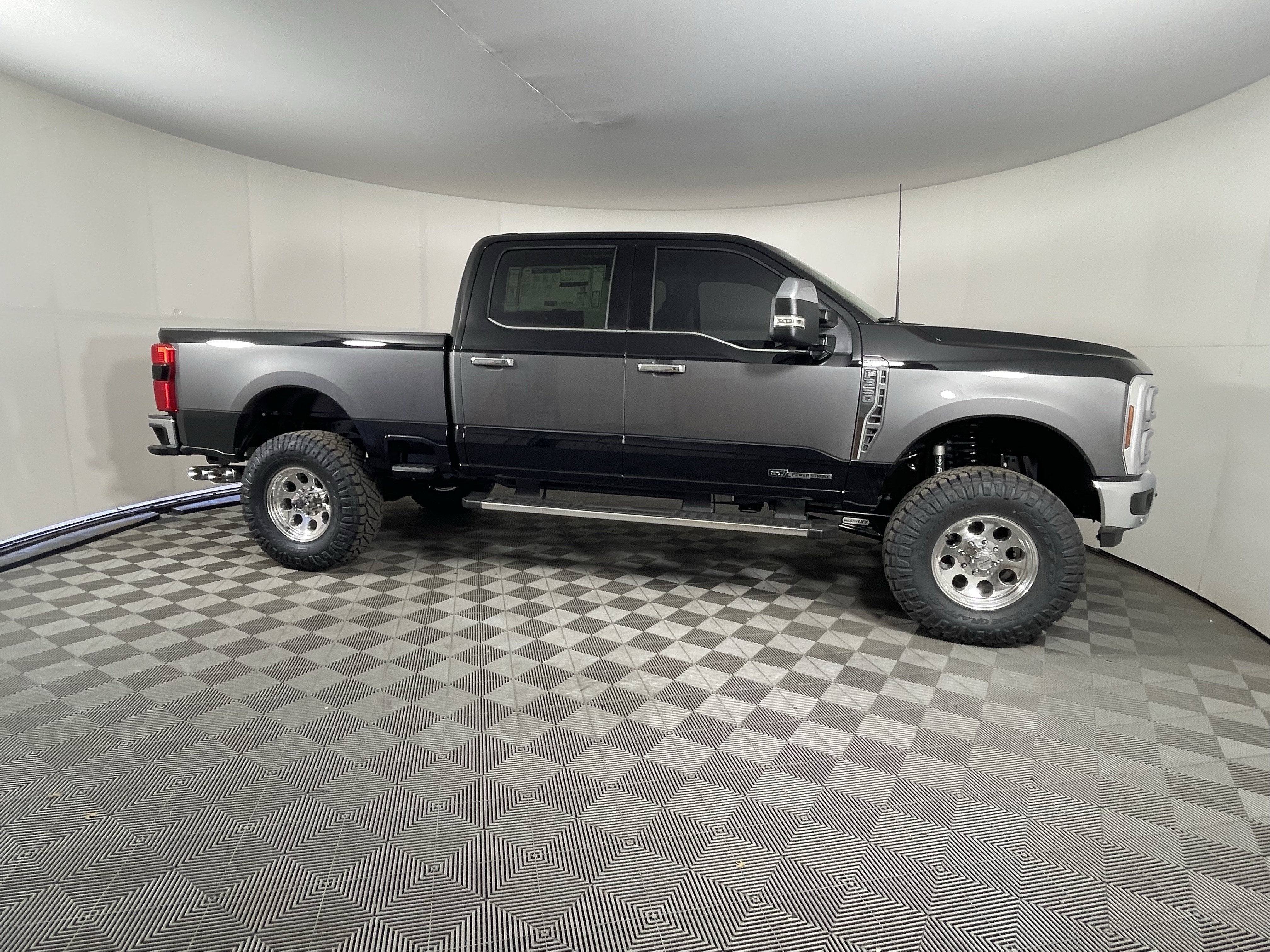 2026 Ford Super Duty F-350 SRW LARIAT 4WD Crew Cab 6.75' Box