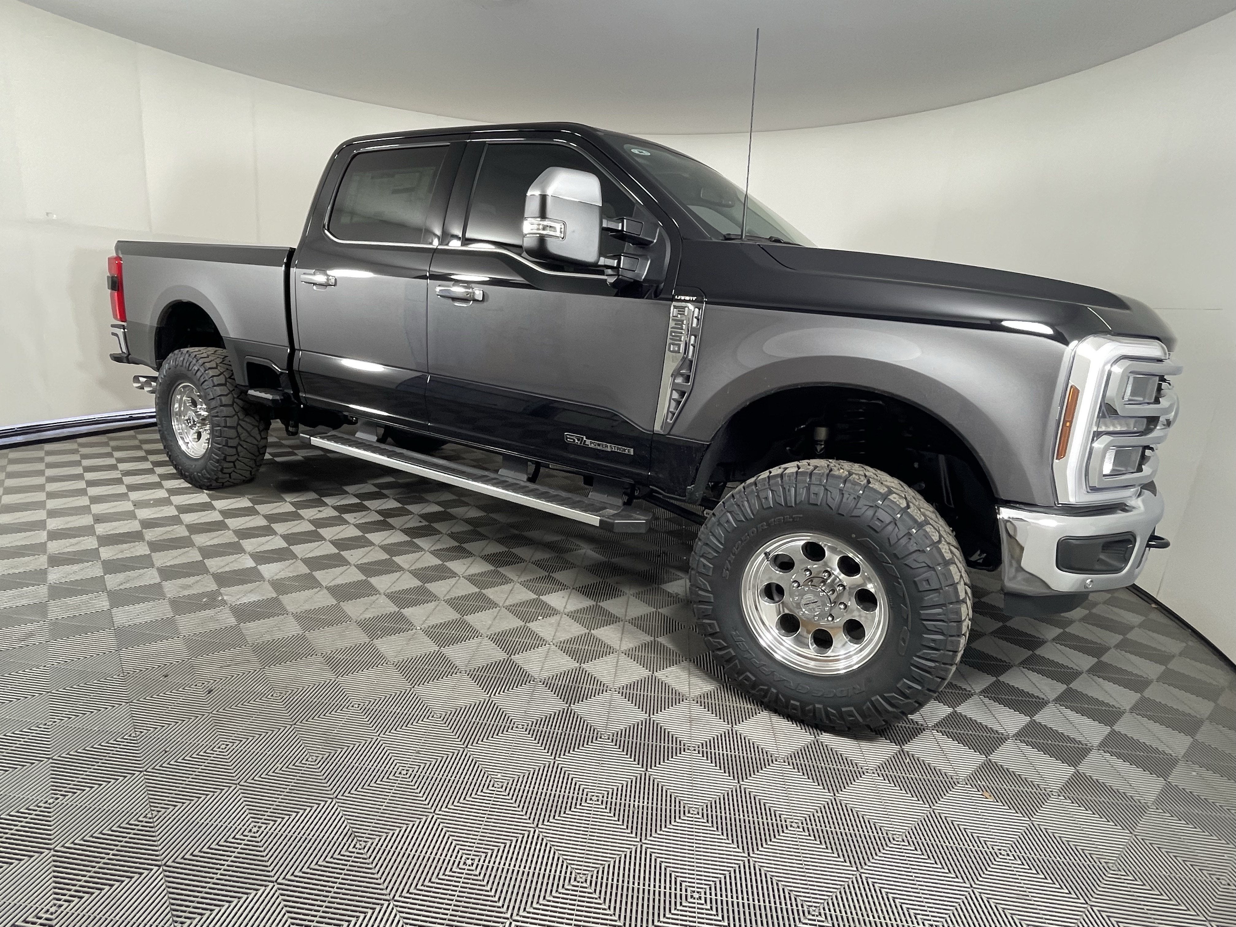 2026 Ford Super Duty F-350 SRW LARIAT 4WD Crew Cab 6.75' Box