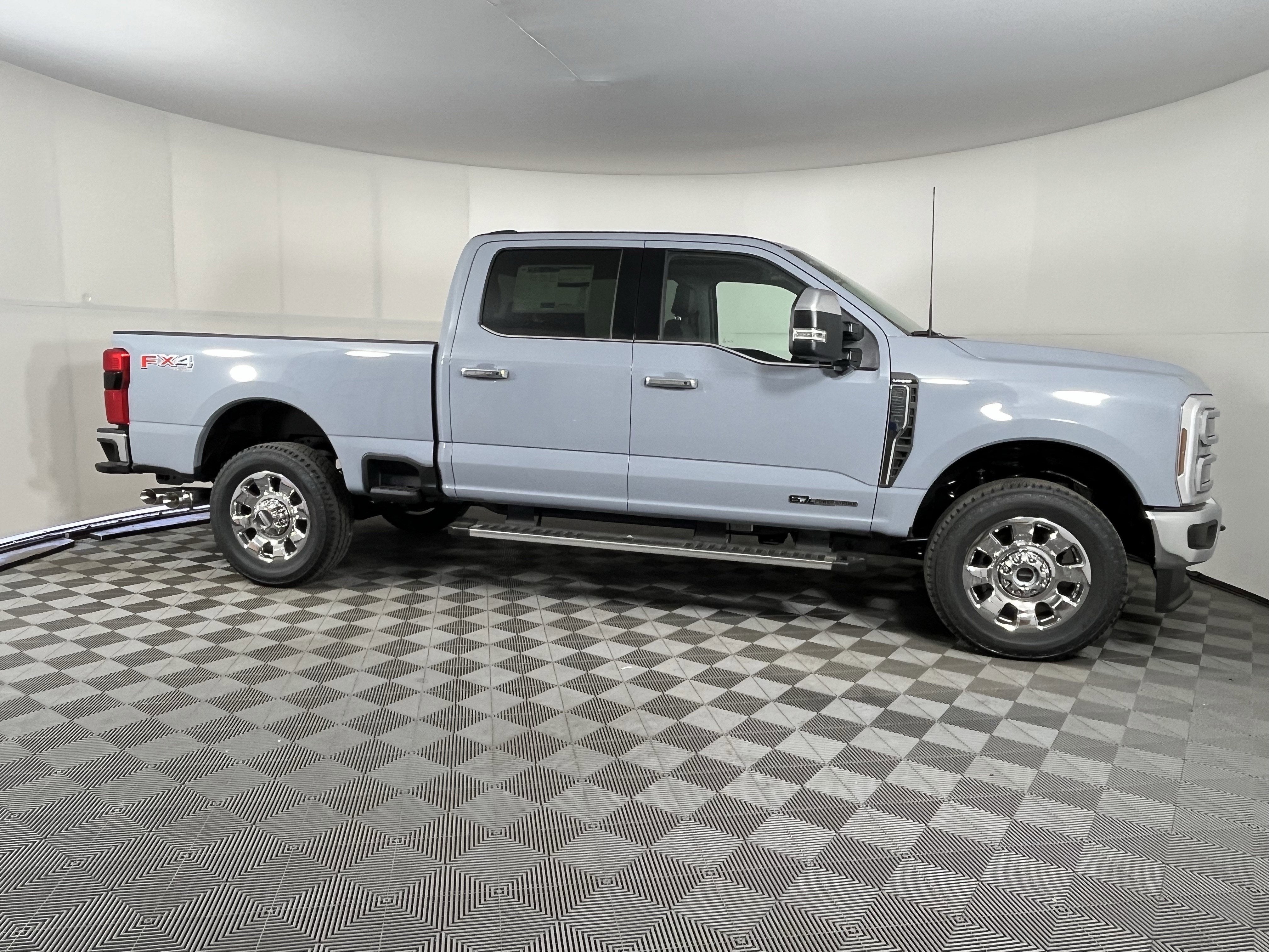 2026 Ford Super Duty F-350 SRW LARIAT 4WD Crew Cab 6.75' Box
