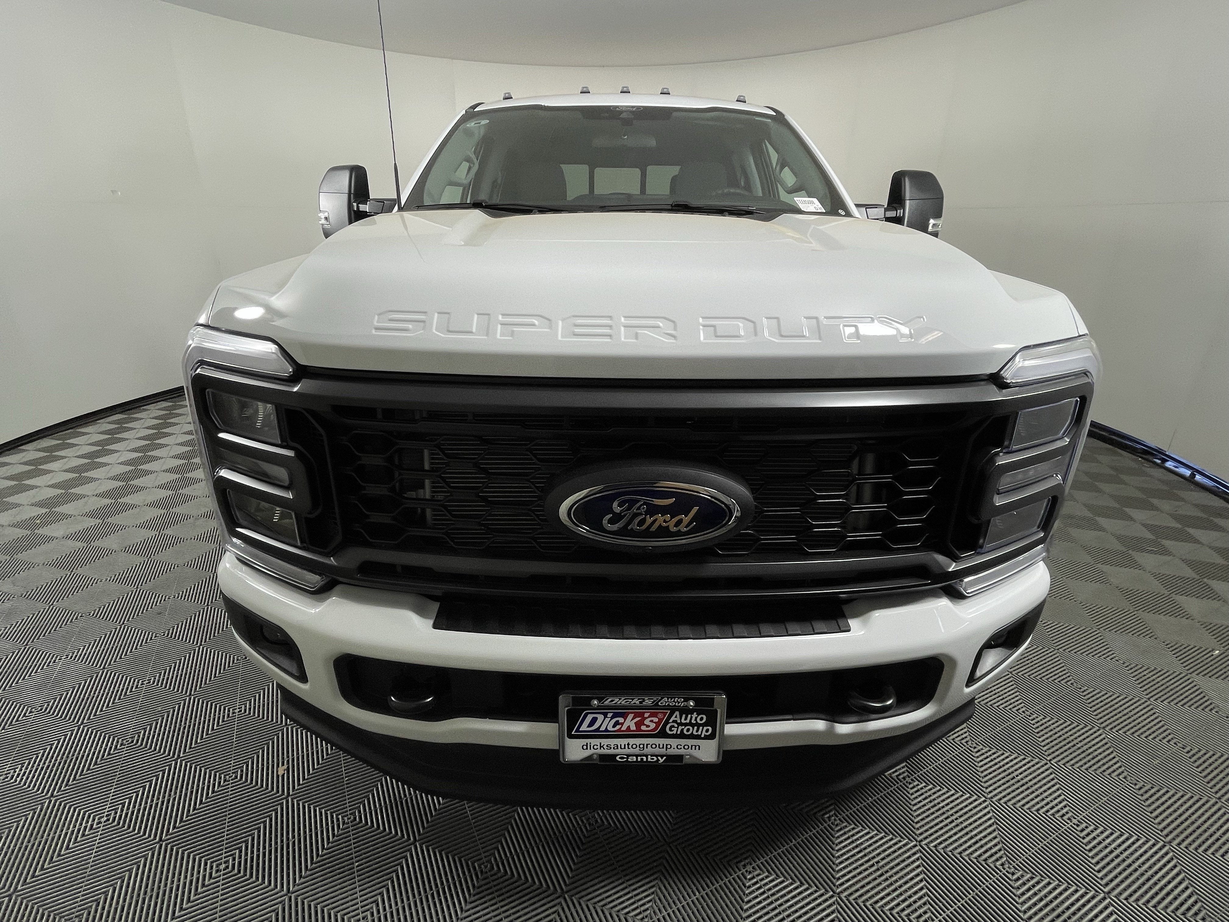 2026 Ford Super Duty F-350 SRW XL 4WD Crew Cab 6.75' Box