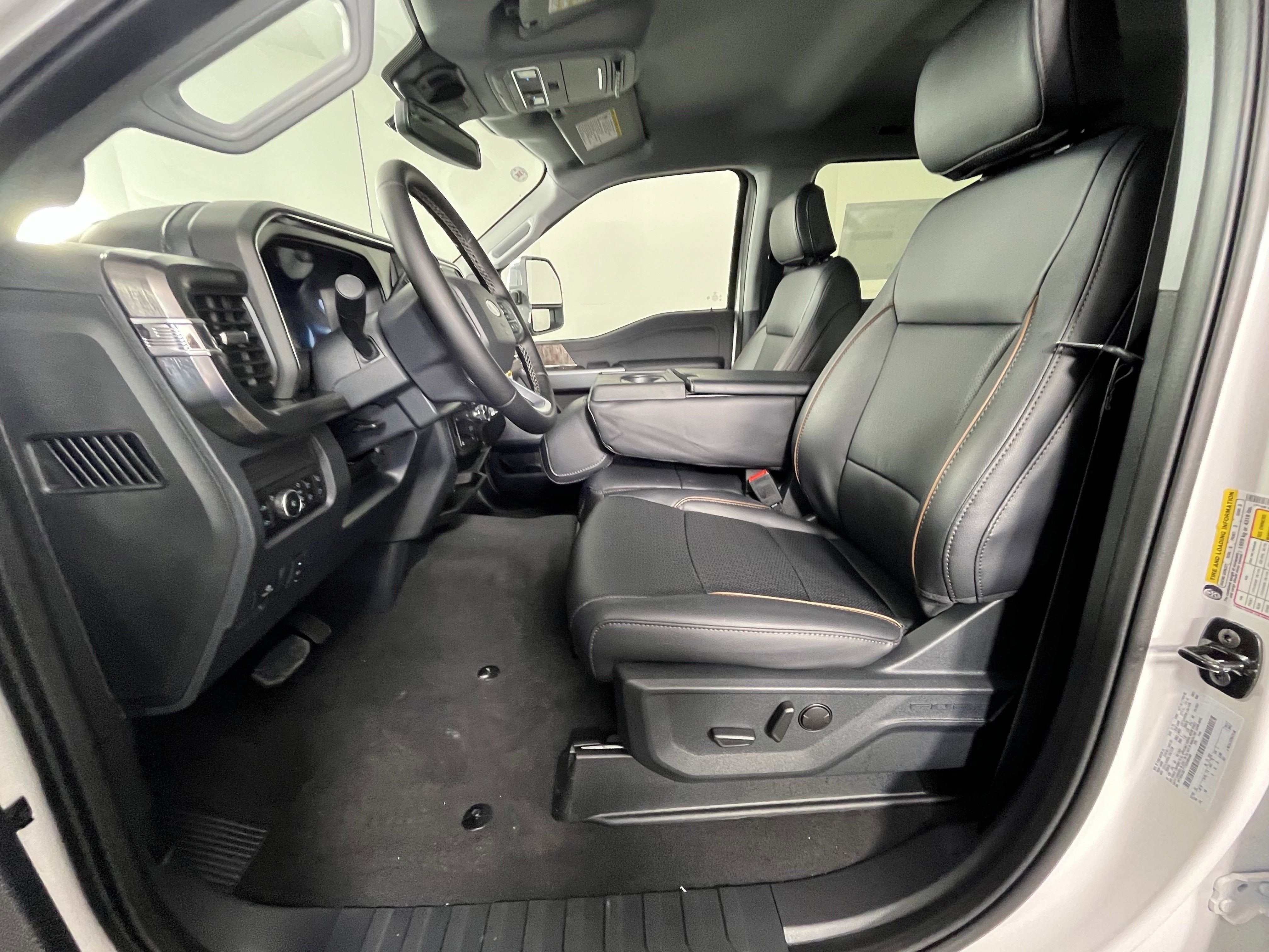 2026 Ford Super Duty F-350 SRW LARIAT 4WD Crew Cab 6.75' Box