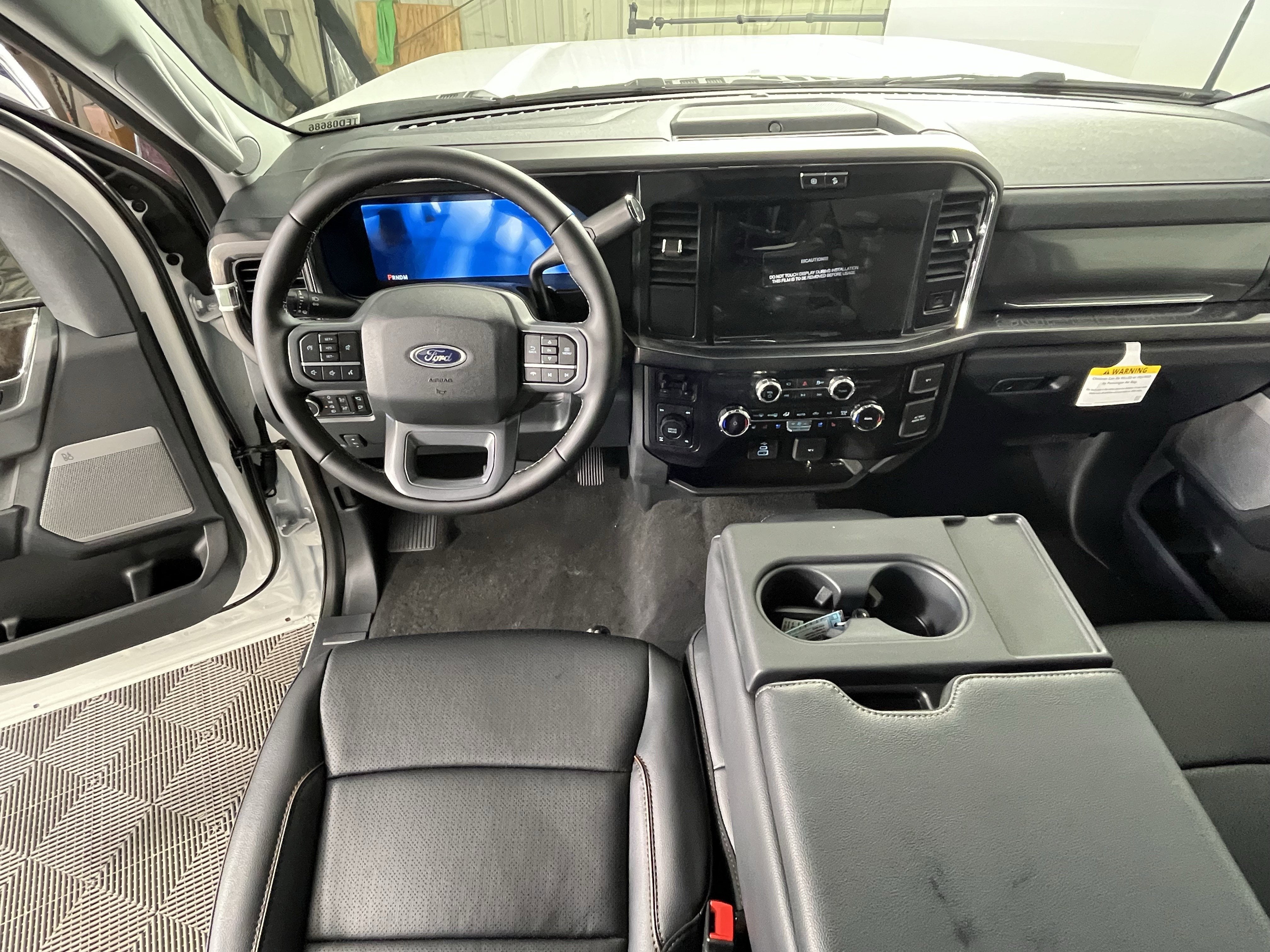 2026 Ford Super Duty F-350 SRW LARIAT 4WD Crew Cab 6.75' Box