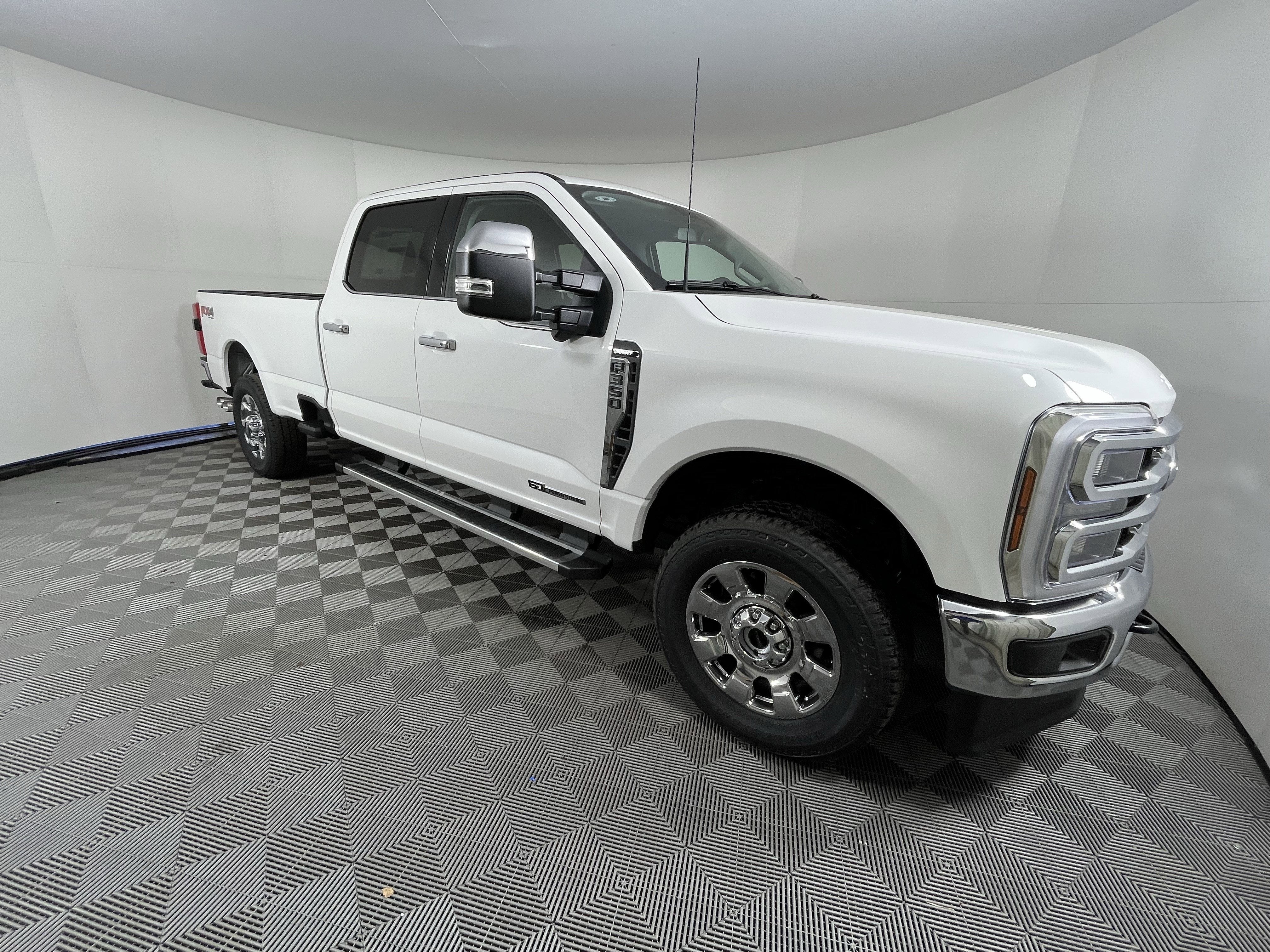 2026 Ford Super Duty F-350 SRW LARIAT 4WD Crew Cab 6.75' Box
