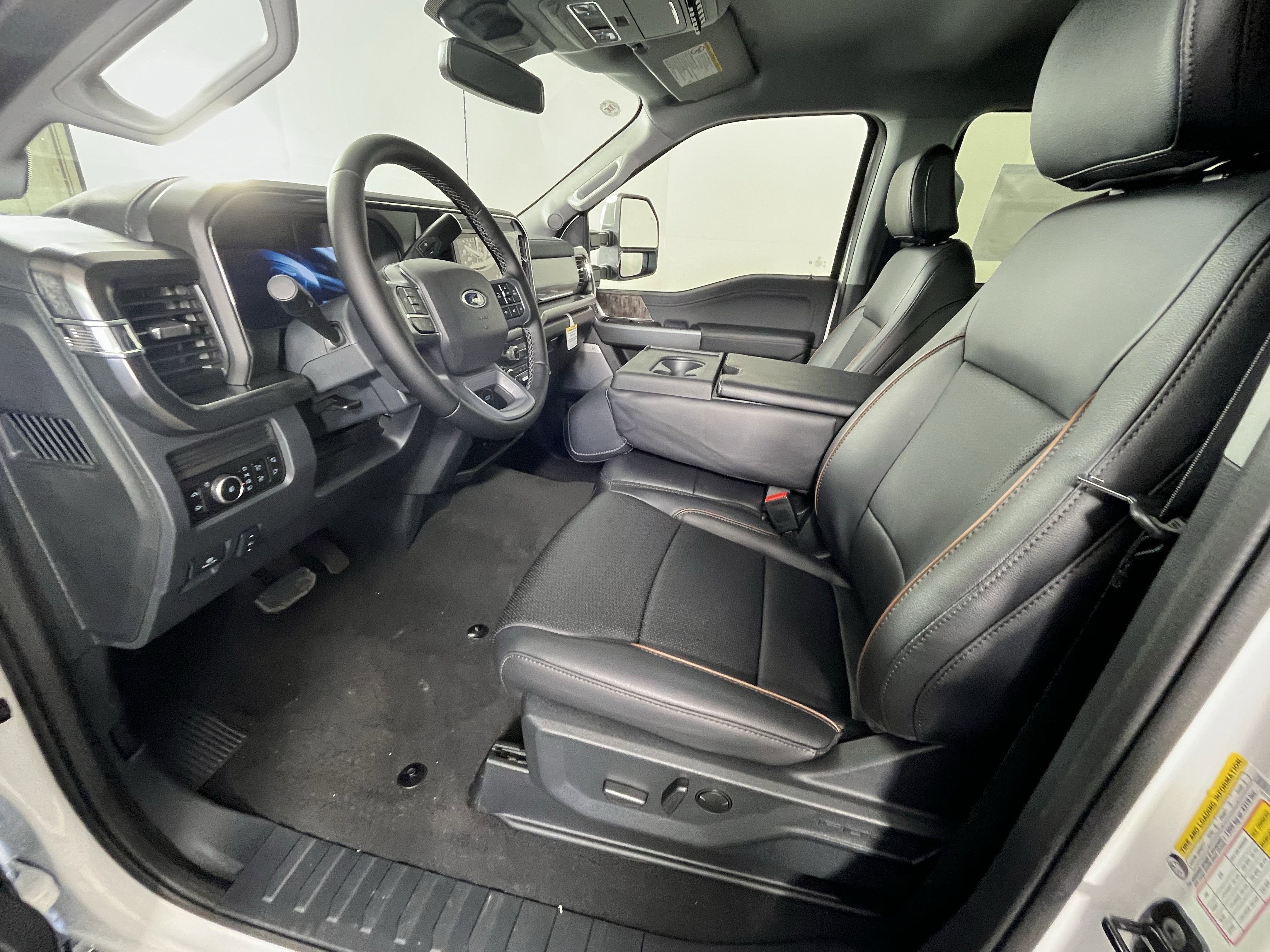 2026 Ford Super Duty F-350 SRW LARIAT 4WD Crew Cab 6.75' Box