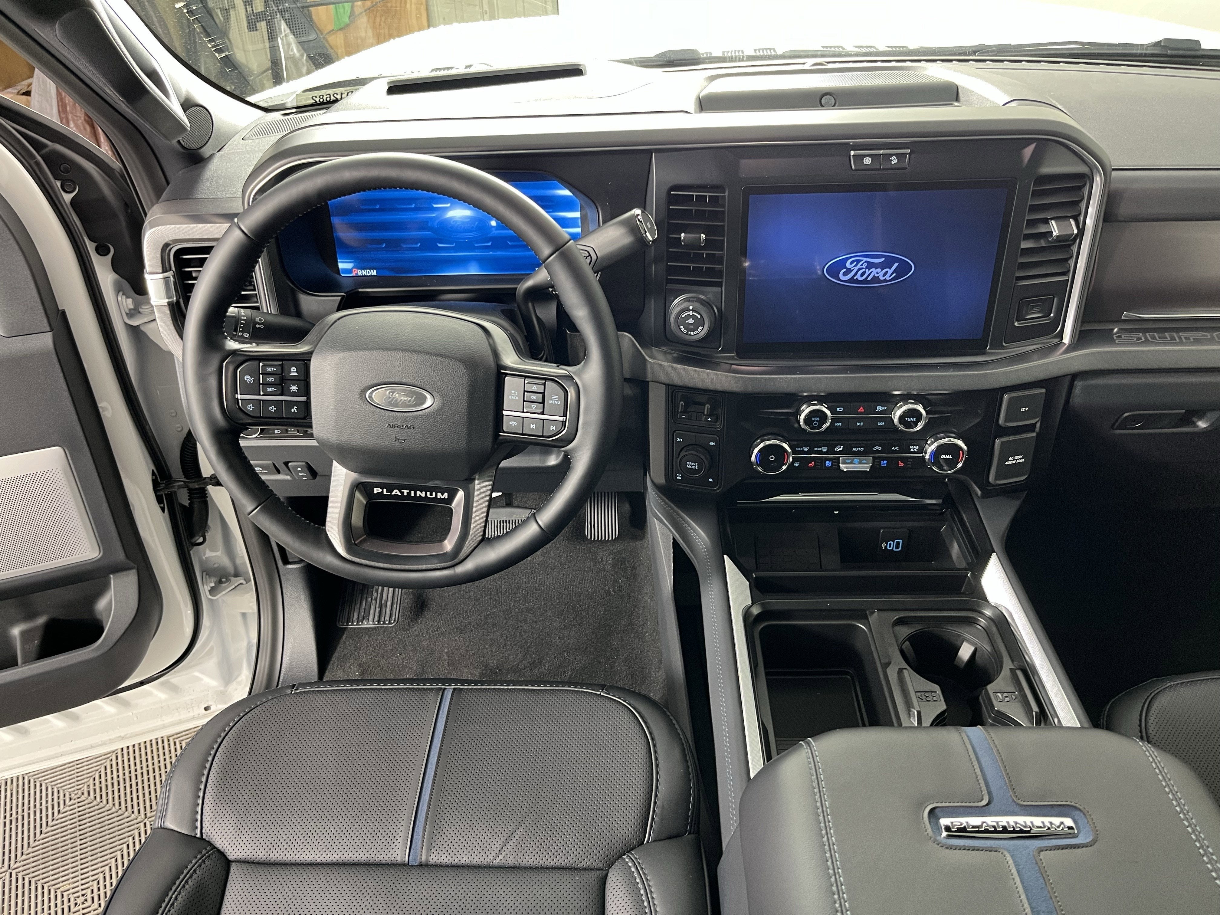 2026 Ford Super Duty F-350 SRW PLATINUM 4WD Crew Cab 6.75' Box